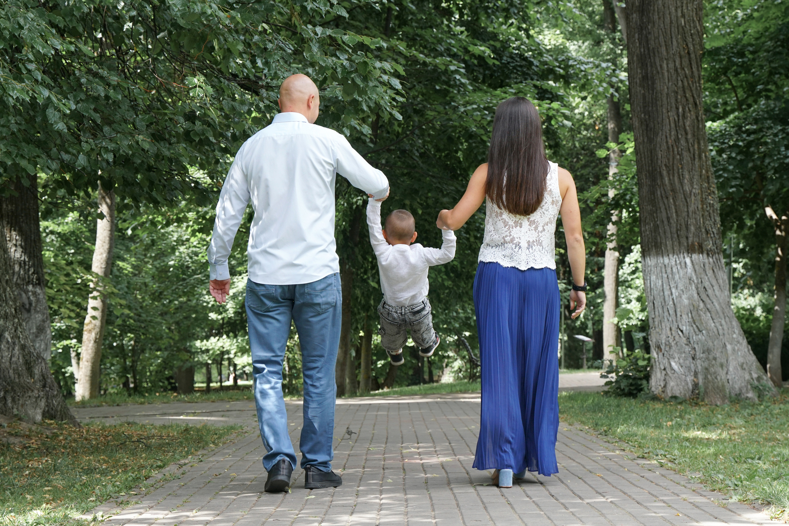 Семейная фотосессия на прогулке в Белкинском парке г. Обнинска. Фотограф Наталья Погодина в г. Обнинске