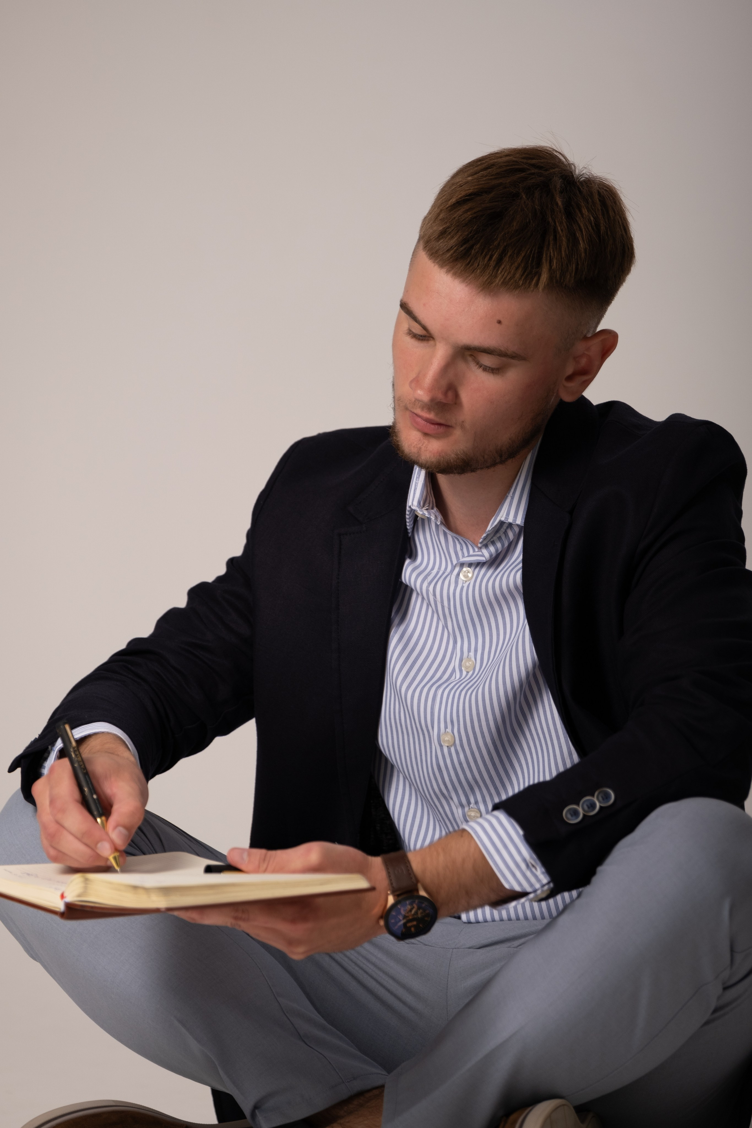 Владимир. Профессиональная фотосъемка в Крыму. Натуральные эмоции и живые кадры. Забронируйте дату прямо сейчас!