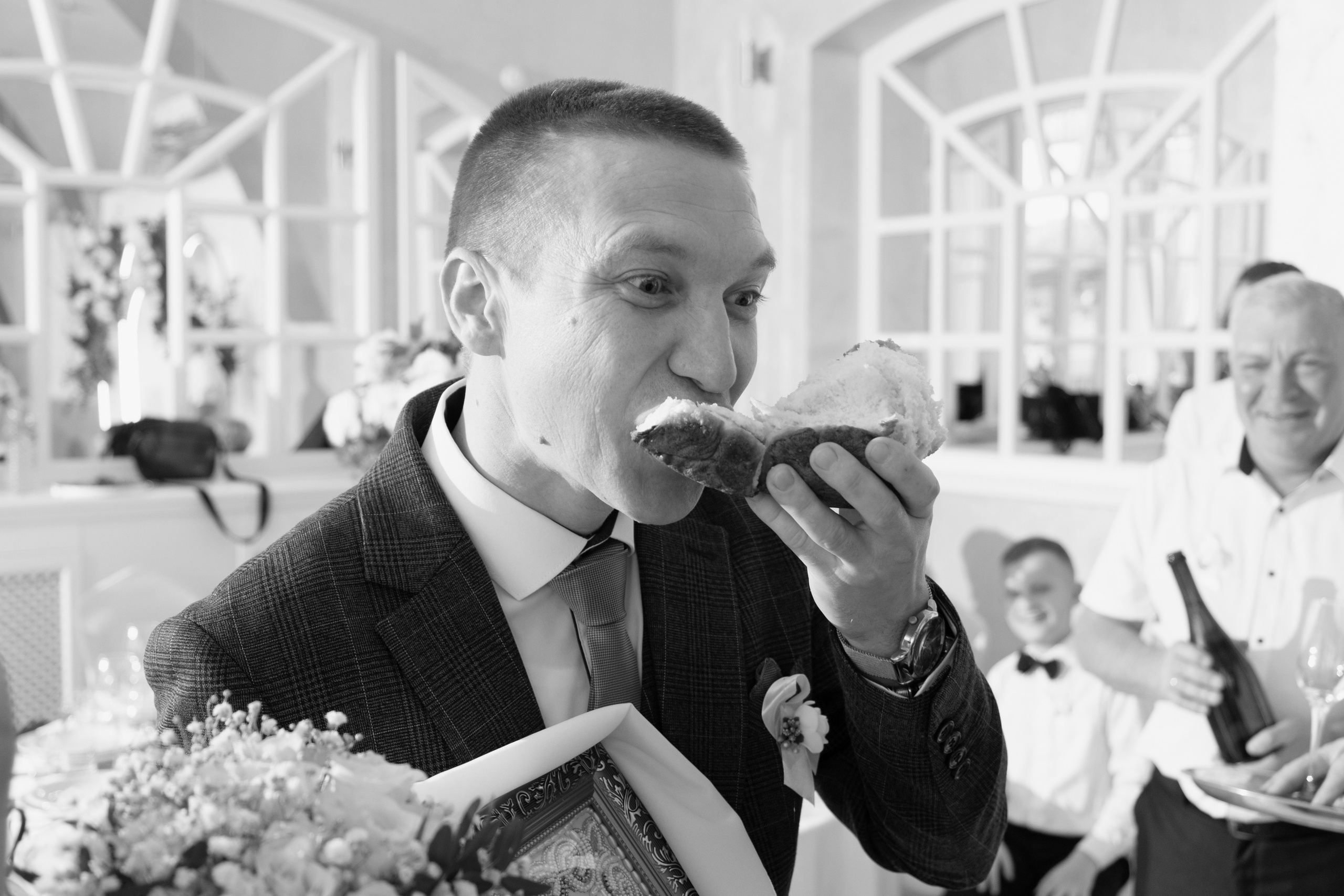 Гостиница Севастополь. Свадебная фотосессия Новый Херсонес. Профессиональная фотосъемка в Крыму. Натуральные эмоции и живые кадры. Забронируйте дату прямо сейчас!