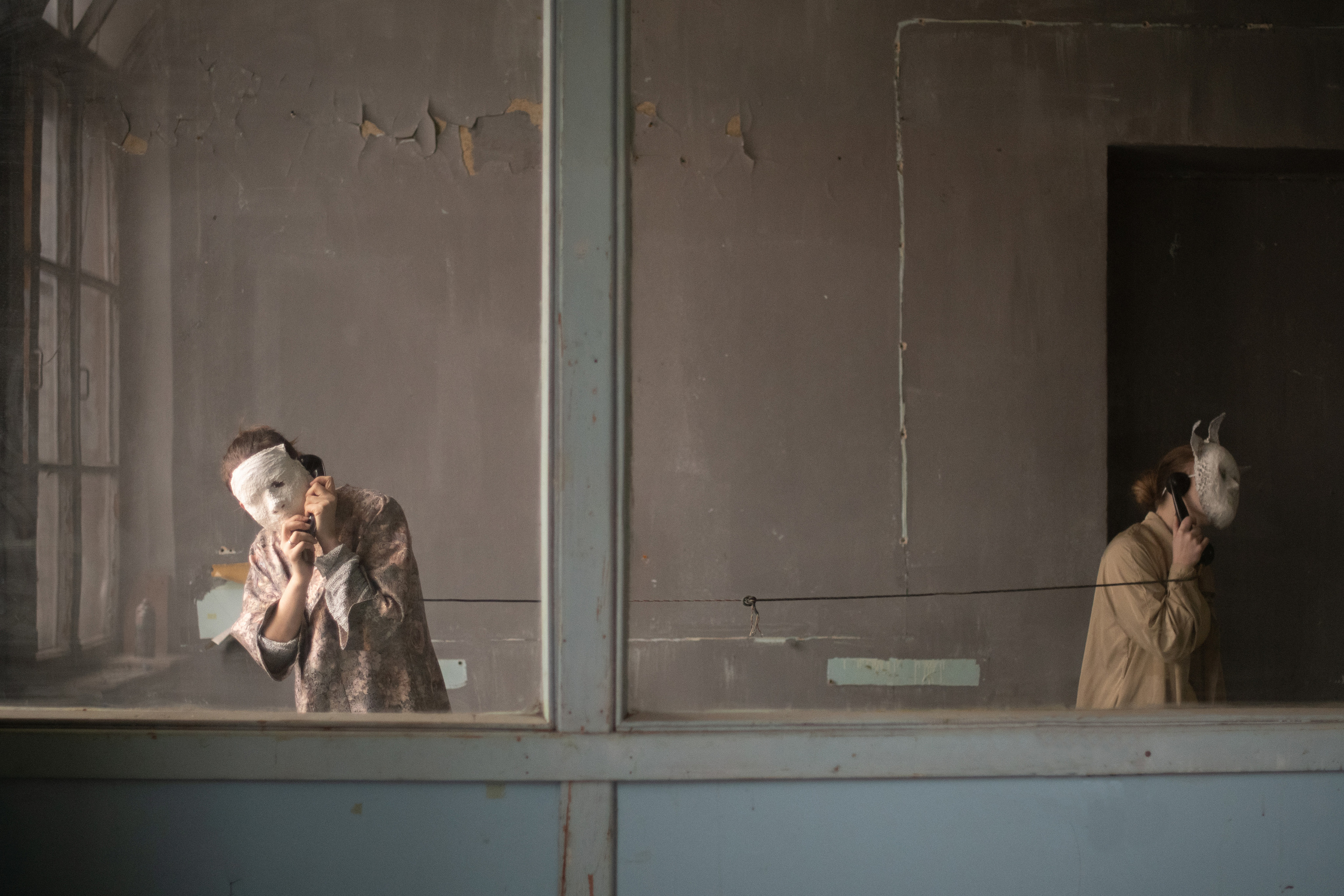 Выставка — перформанс «Мам, я дома!». Фотограф Светлана Амирханова