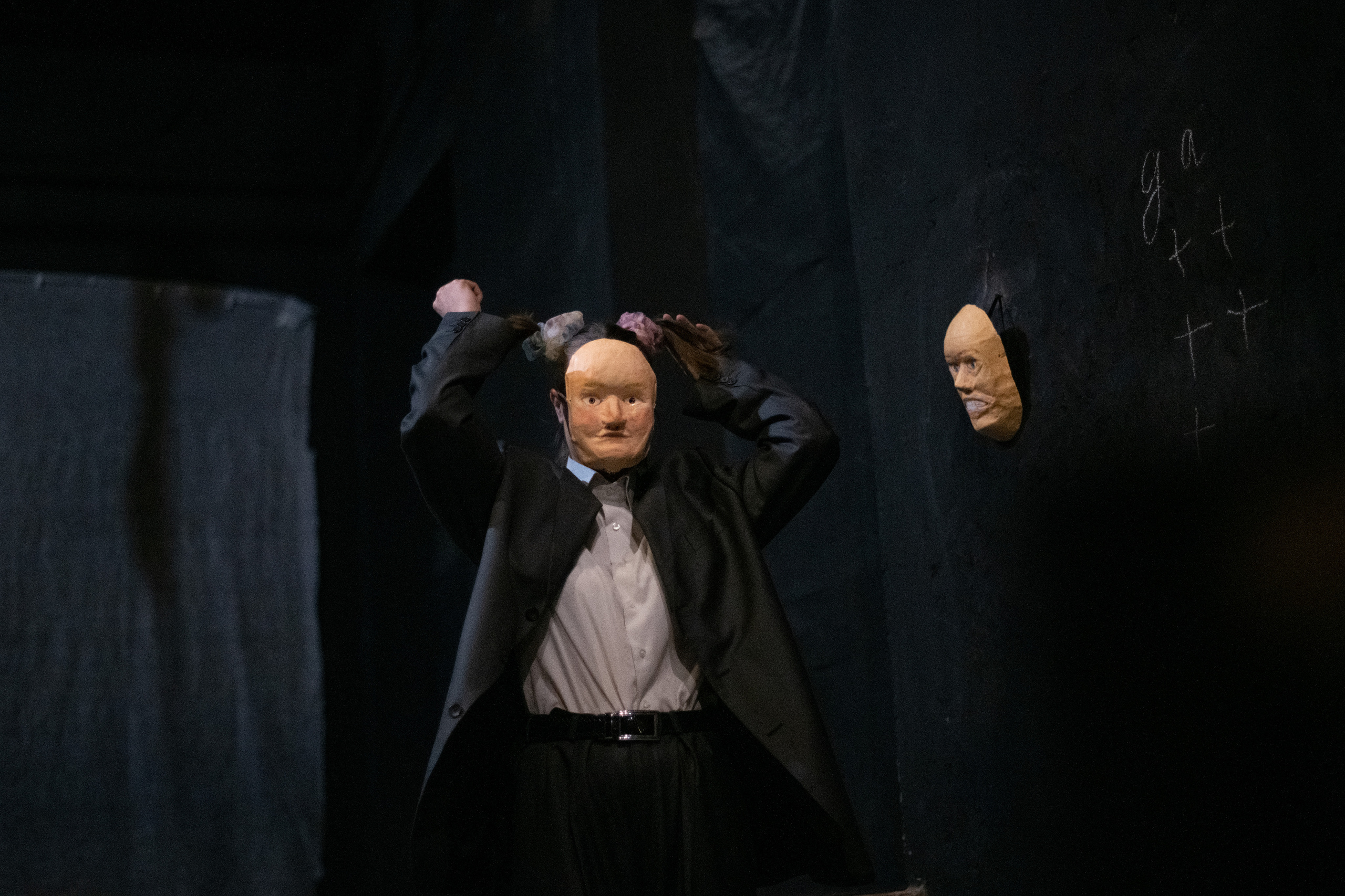 Выставка — перформанс «Мам, я дома!». Фотограф Светлана Амирханова