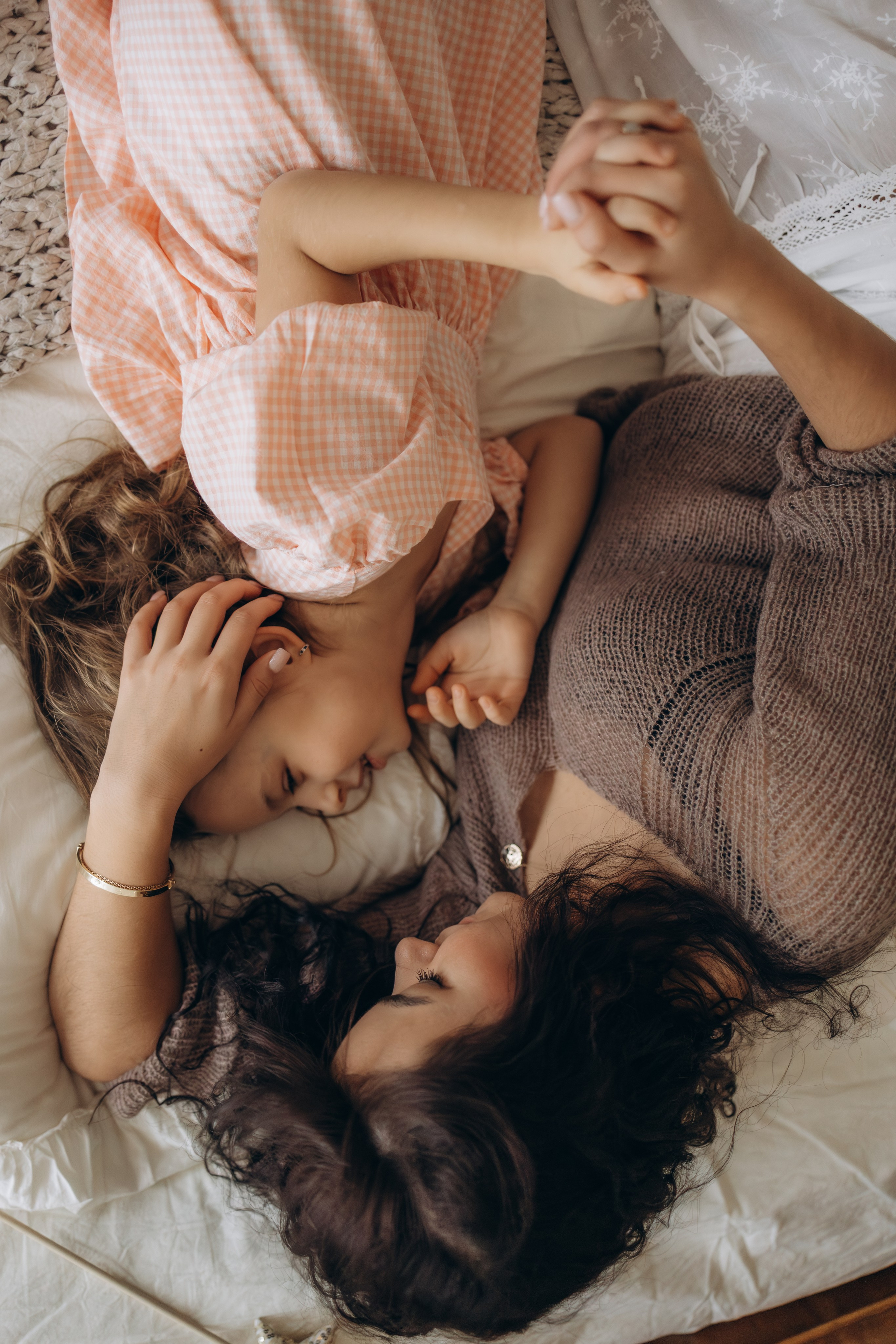 Мамочка и доченька в студии, г. Обнинск (Калужская обл.). Надежда Стар семейный и церковный фотограф в Жукове и Калужской области