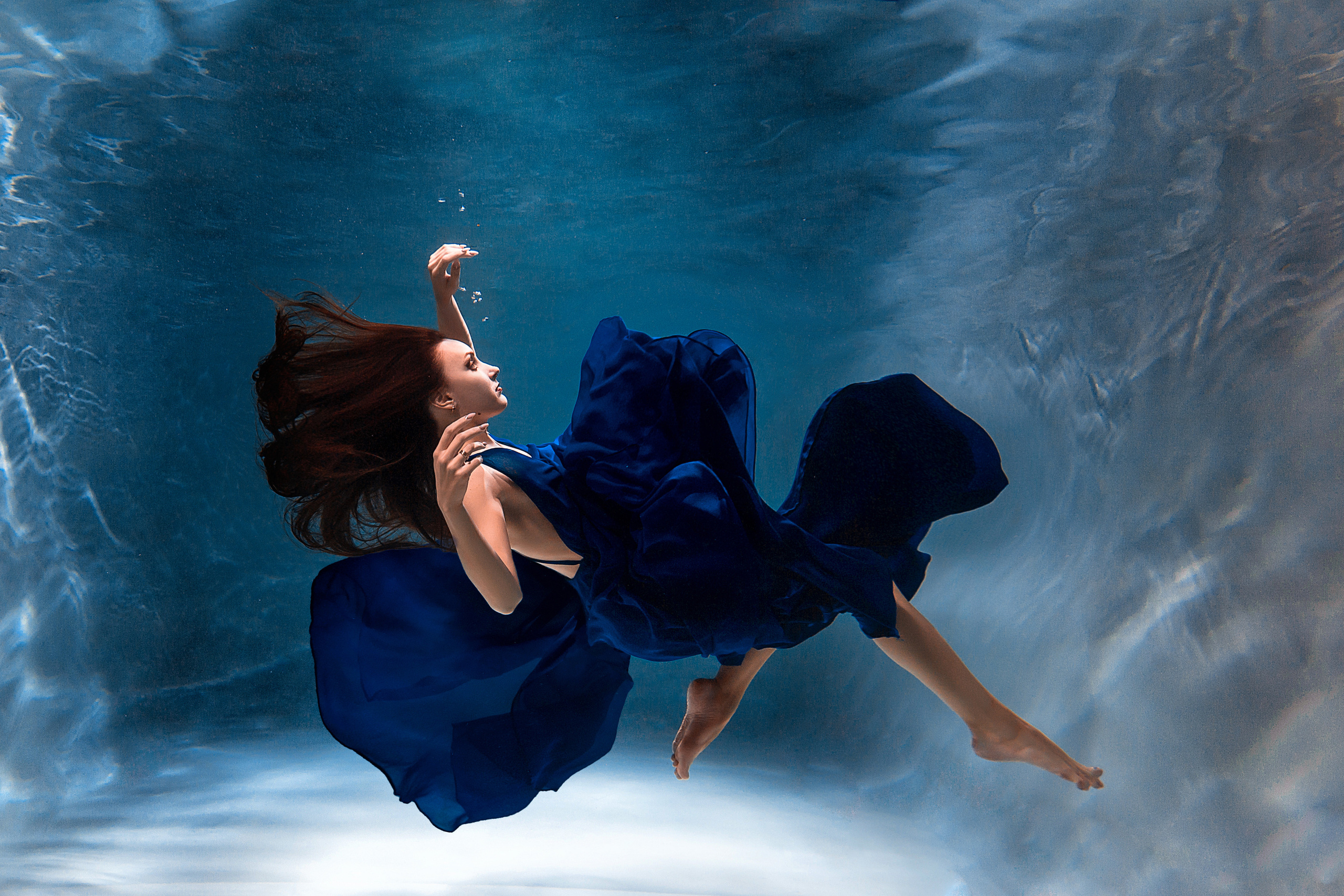 Подводная съёмка, вода, бассейн, фото под водой, студии.