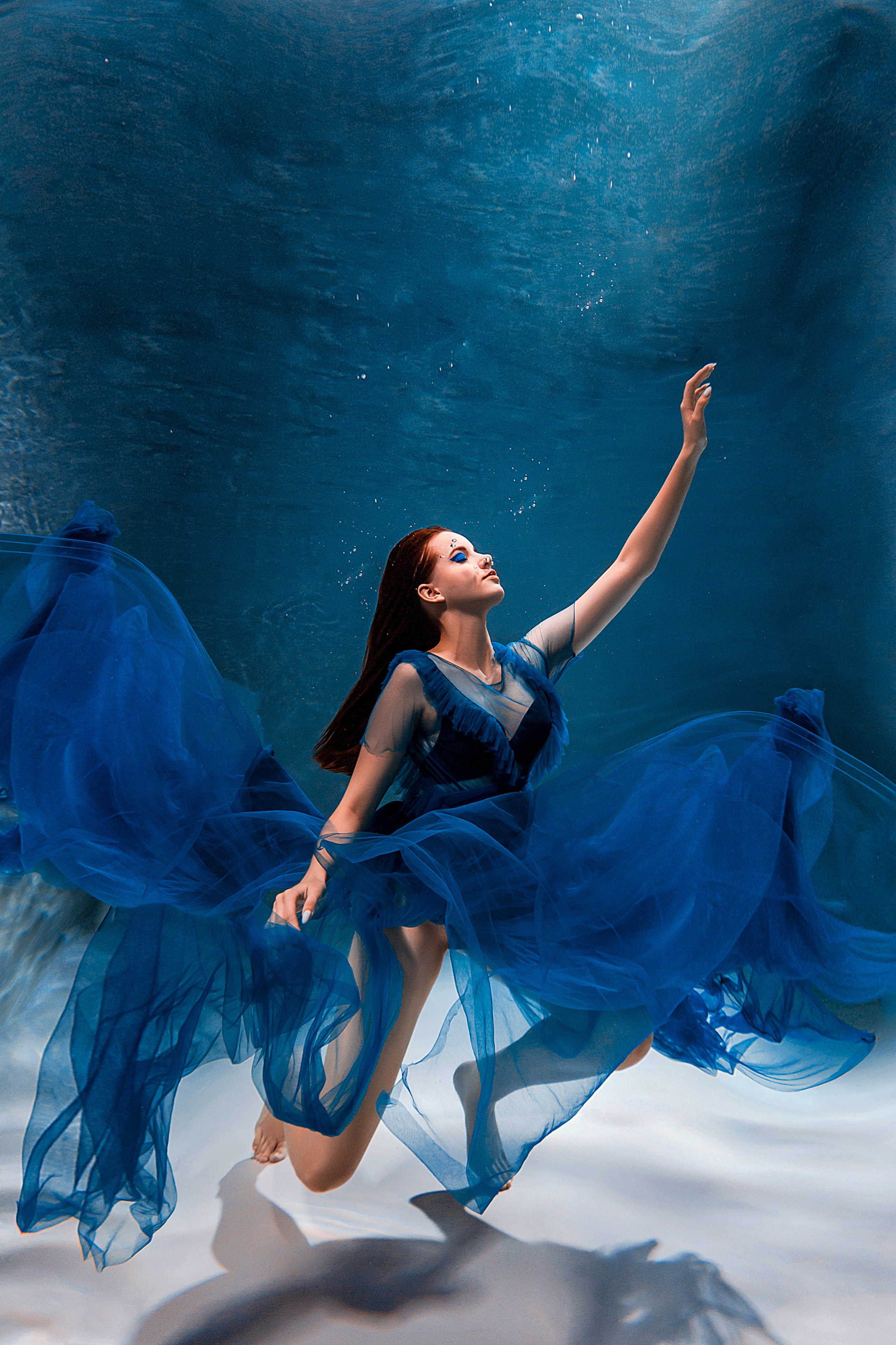 Подводная съёмка, вода, бассейн, фото под водой, студии.