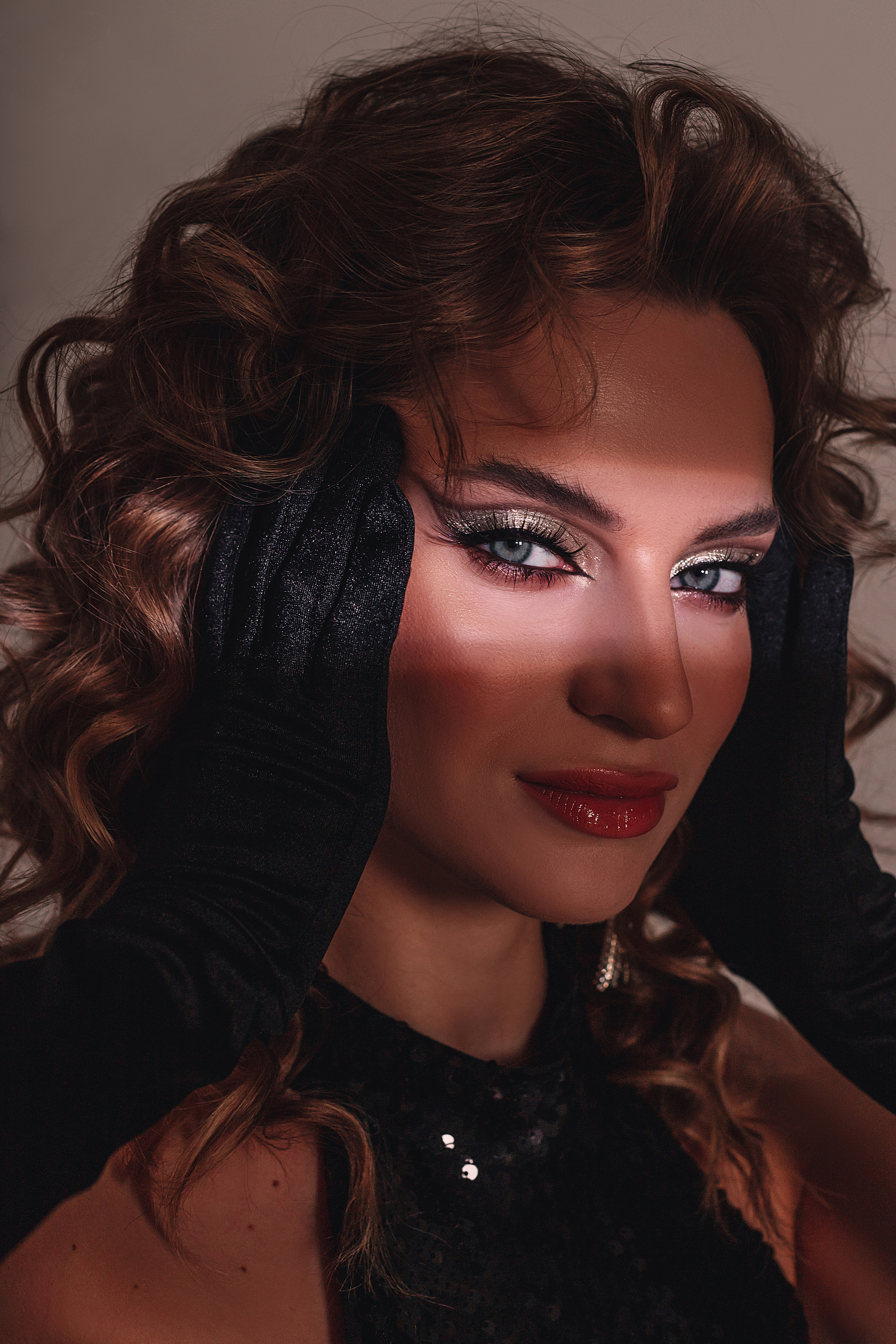 Модельная съёмка, игра со светом, фотостудии, портретная съёмка.