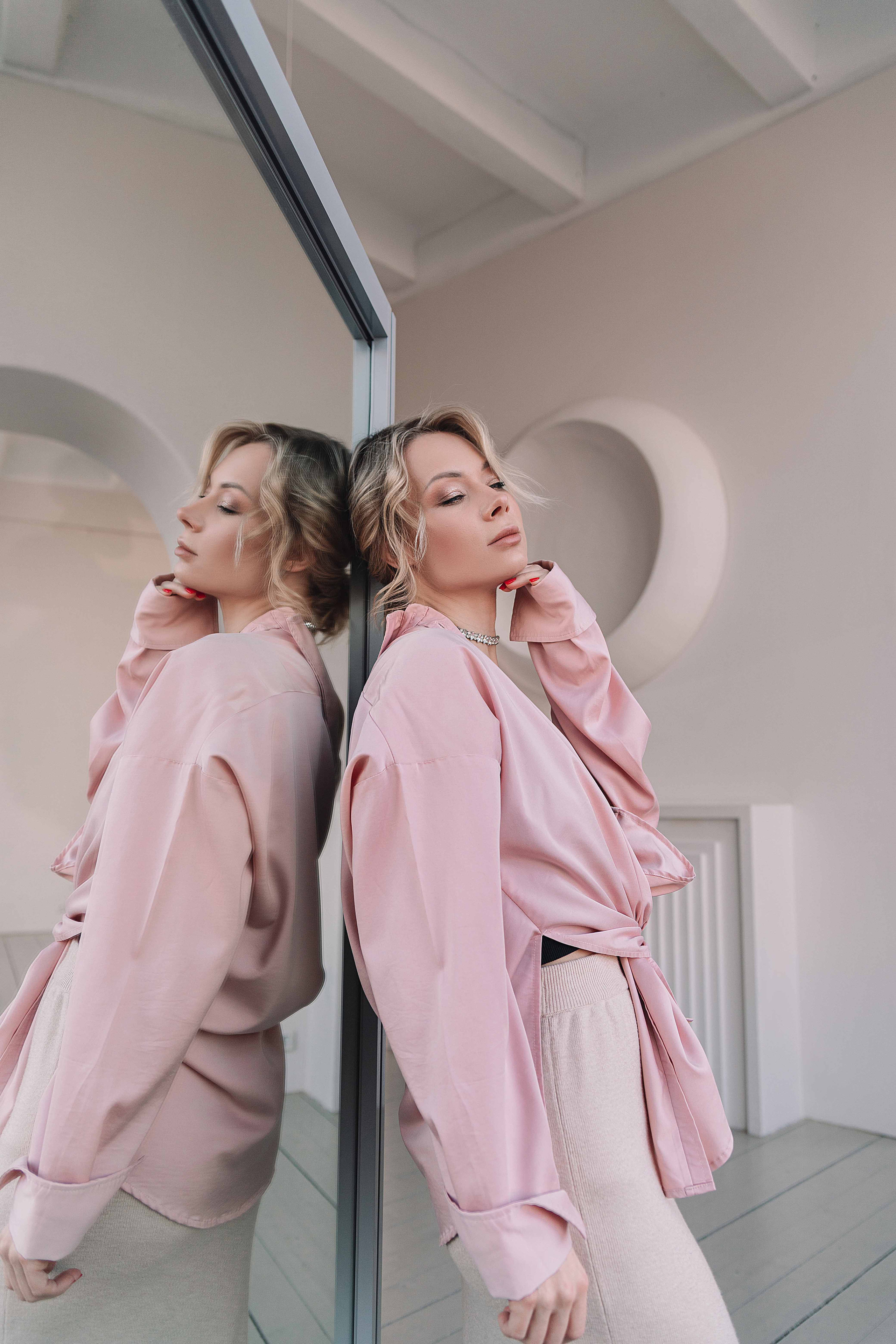 Индивидуальная съёмка, красивое фото с отражением, фотостудии.