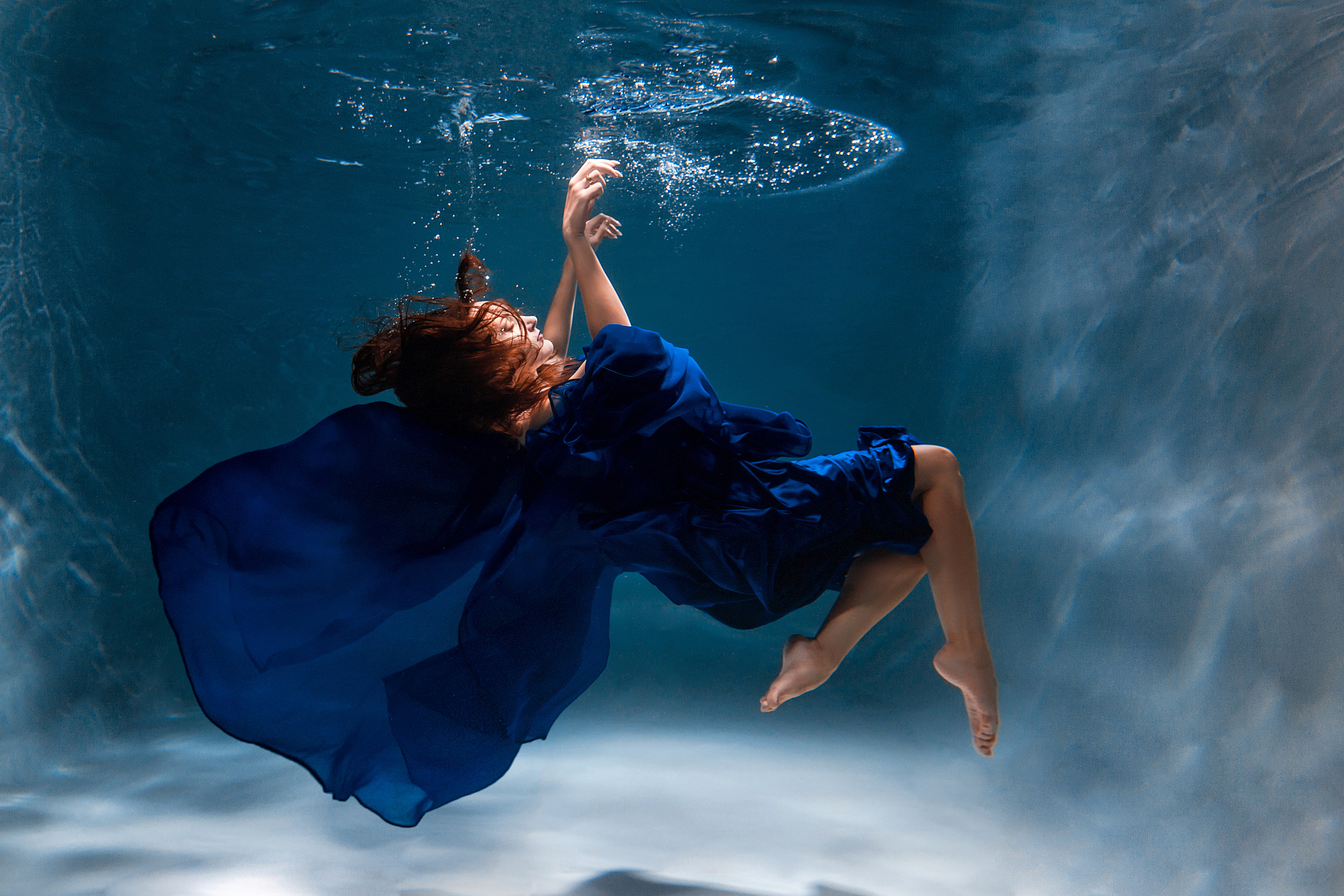 Подводная съёмка, вода, бассейн, фото под водой, студии.