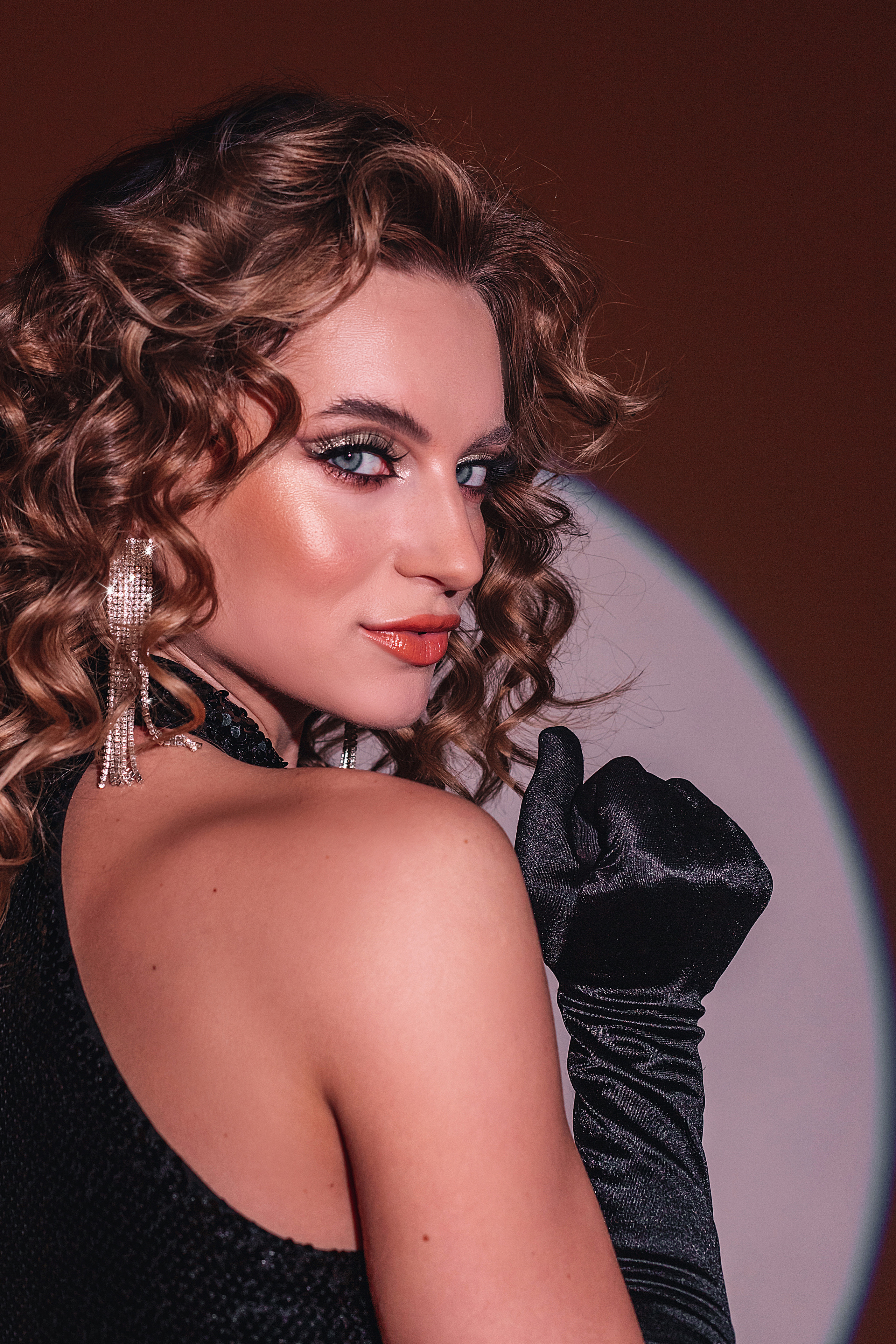 Модельная съёмка, игра со светом, фотостудии, портретная съёмка.