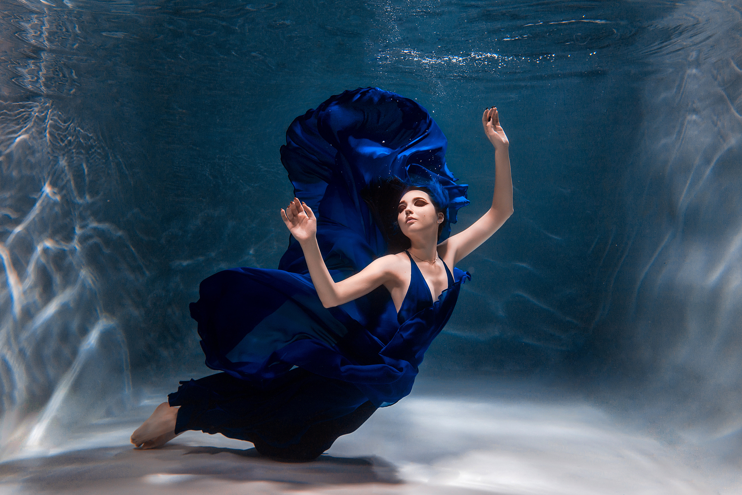 Подводная съёмка, вода, бассейн, фото под водой, студии.