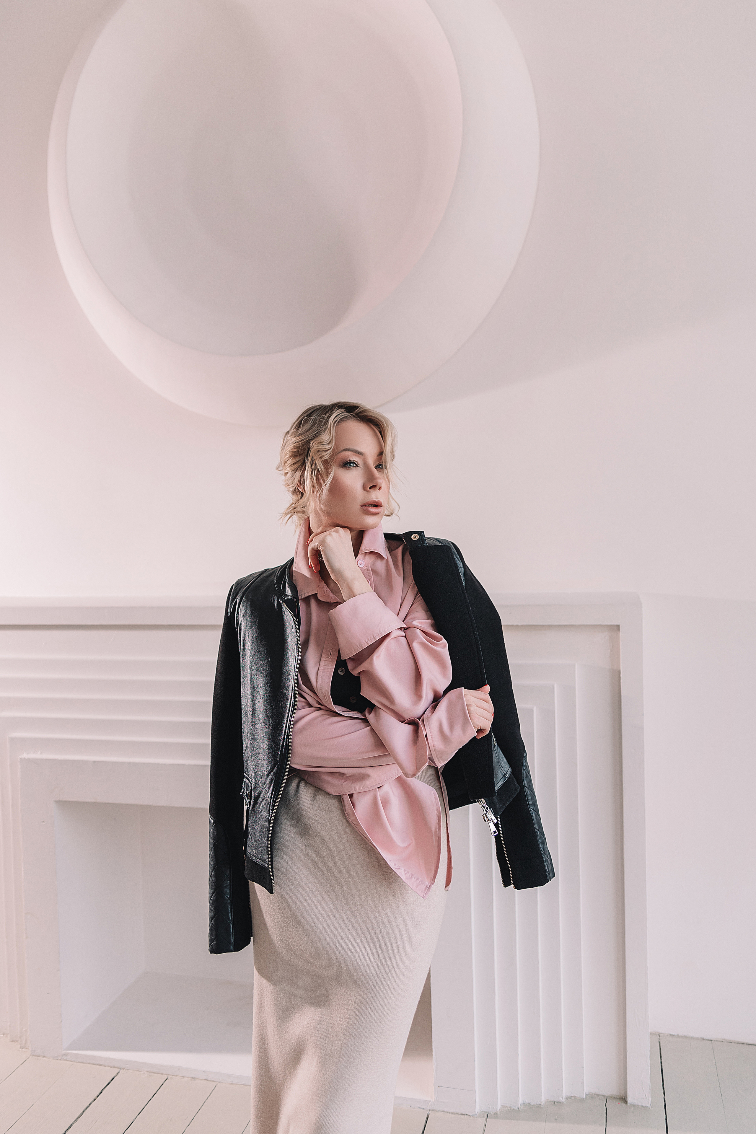 Индивидуальная съёмка, красивый образ, светлые фотостудии.