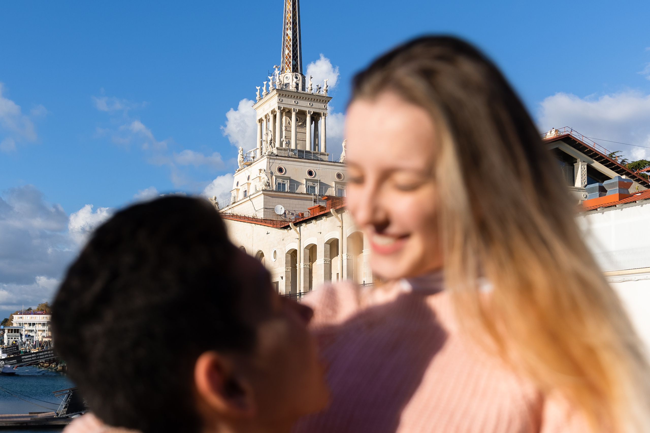 У морского вокзала. Фотосъёмка Сочи, Адлер, Красная Поляна