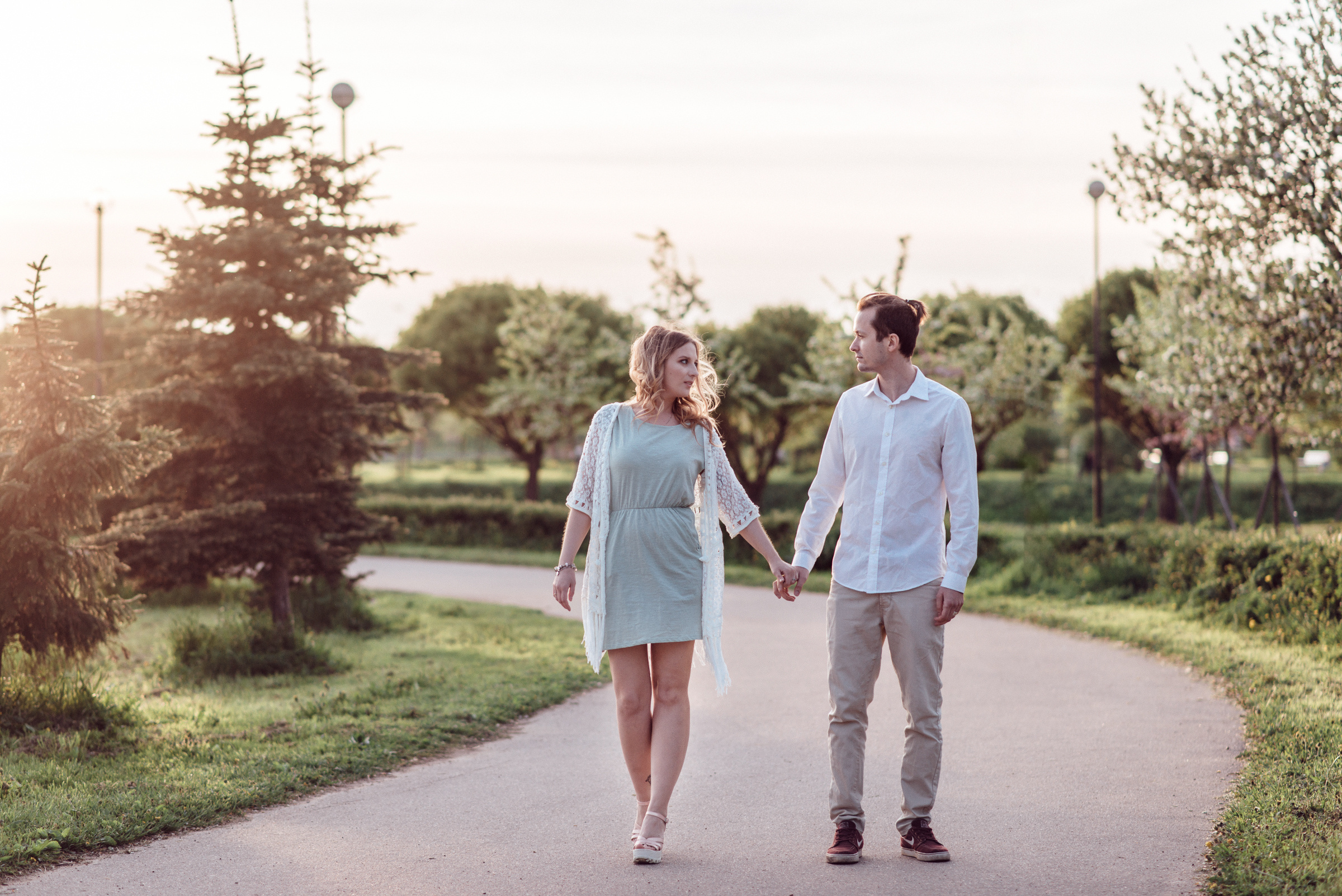 Фотосессия Love Story в яблоневом саду. Свадебный фотограф в Санкт-Петербурге Венера Ахметова