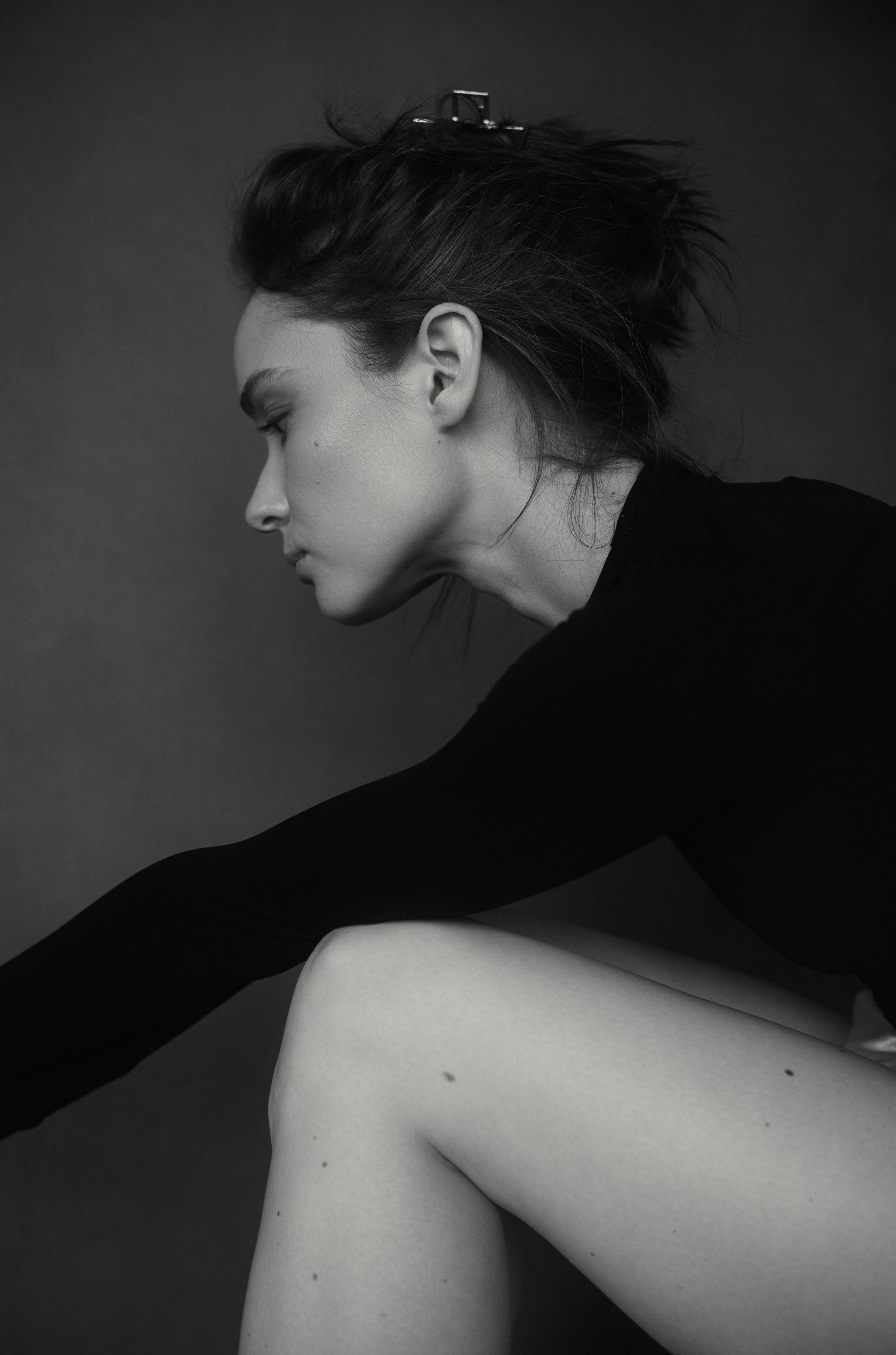 Черно белый женский портрет
