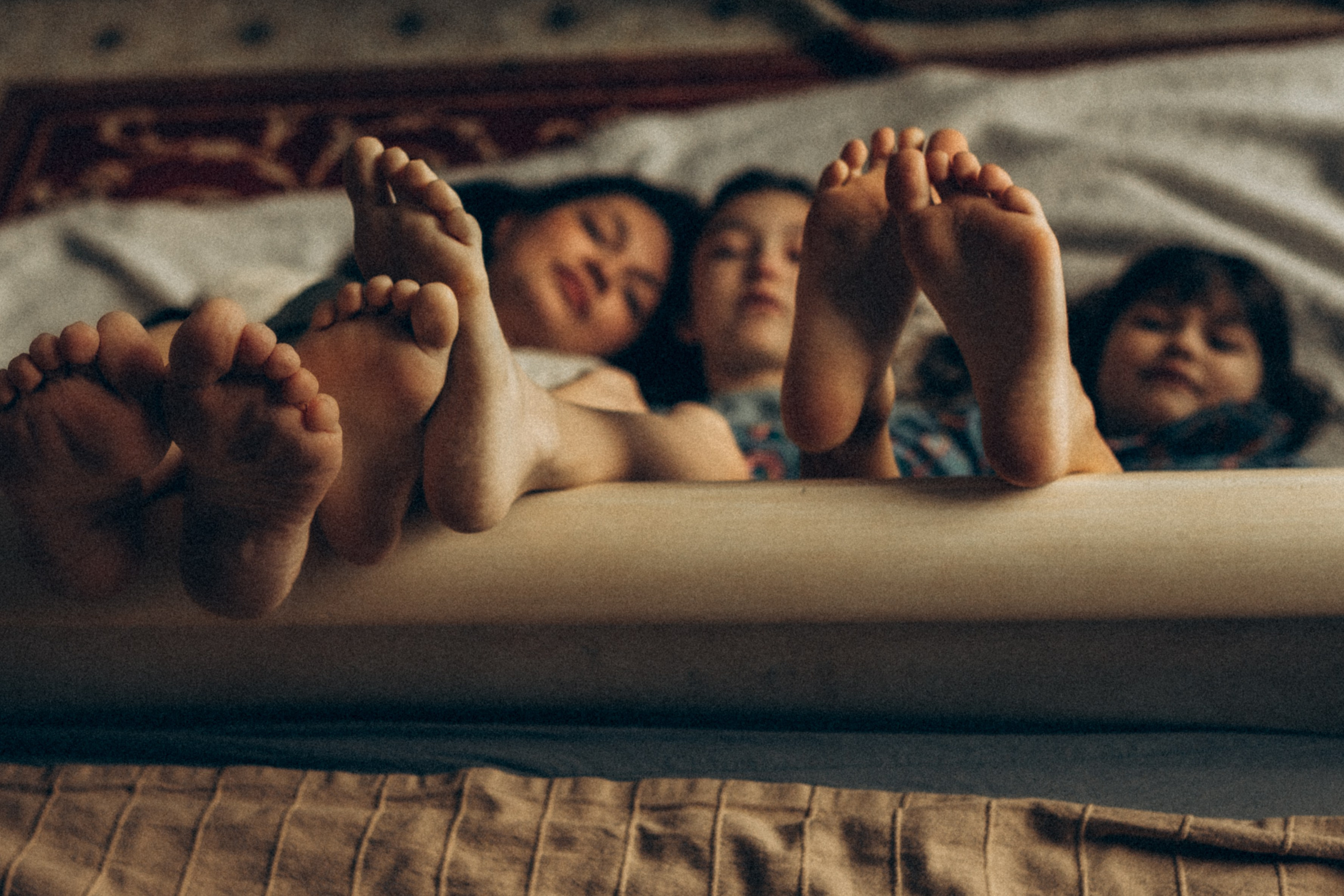 Наталья с Алиной и Ярославой. Семейный фотограф lifestyle в Новосибирске Елена Шпилевая