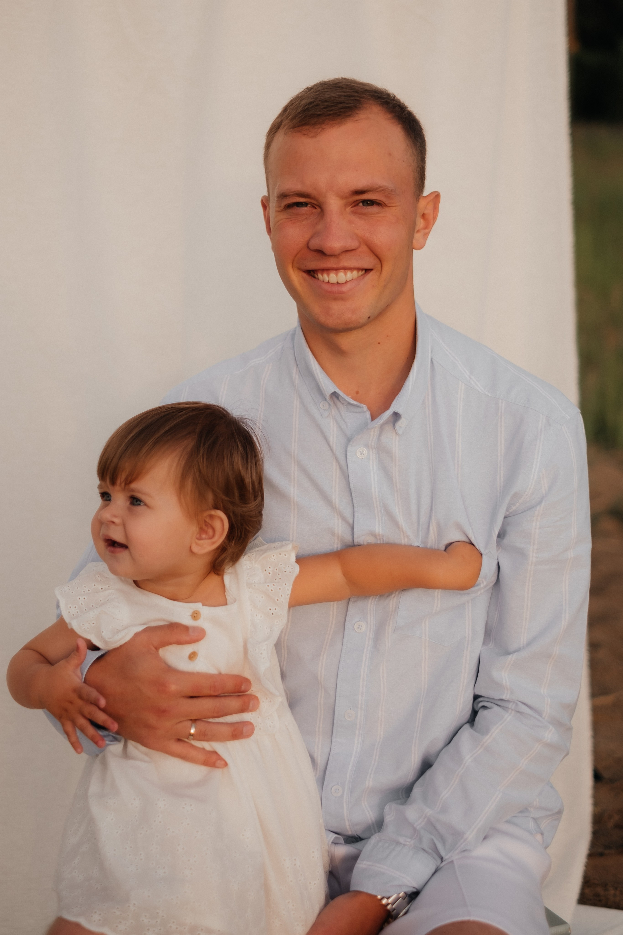 Алина, Ярослав и Тая на берегу. Фотограф в Новосибирске Диана Ильиных