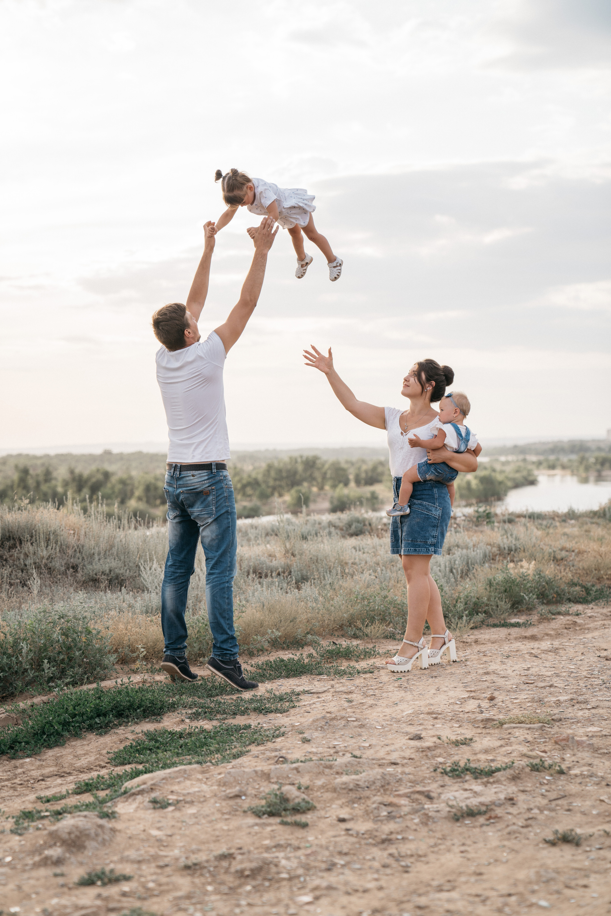 Ваня+Катя+Маша+Василиса. Свадебный и семейный фотограф в Волгограде Юлия Гринева