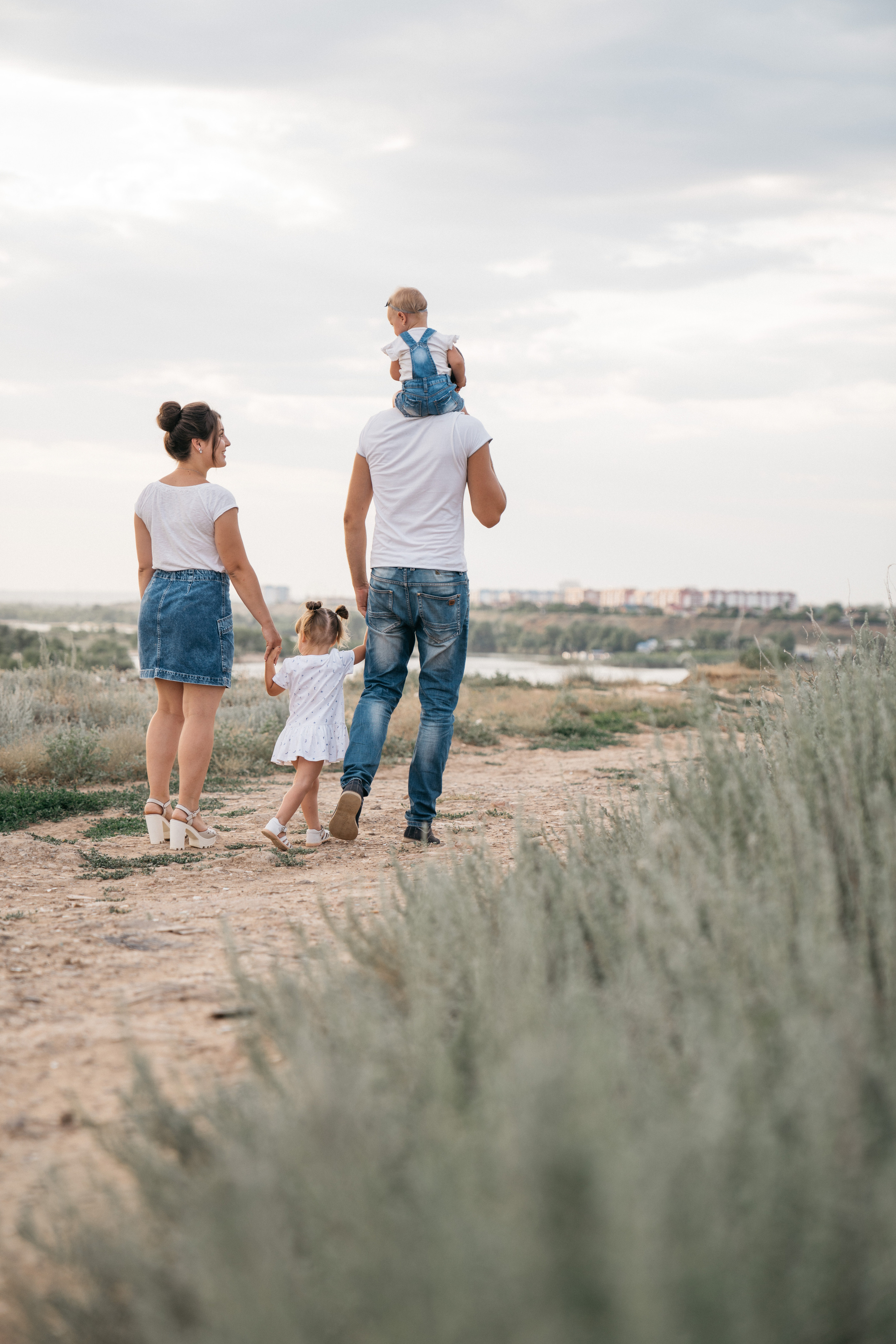 Ваня+Катя+Маша+Василиса. Свадебный и семейный фотограф в Волгограде Юлия Гринева