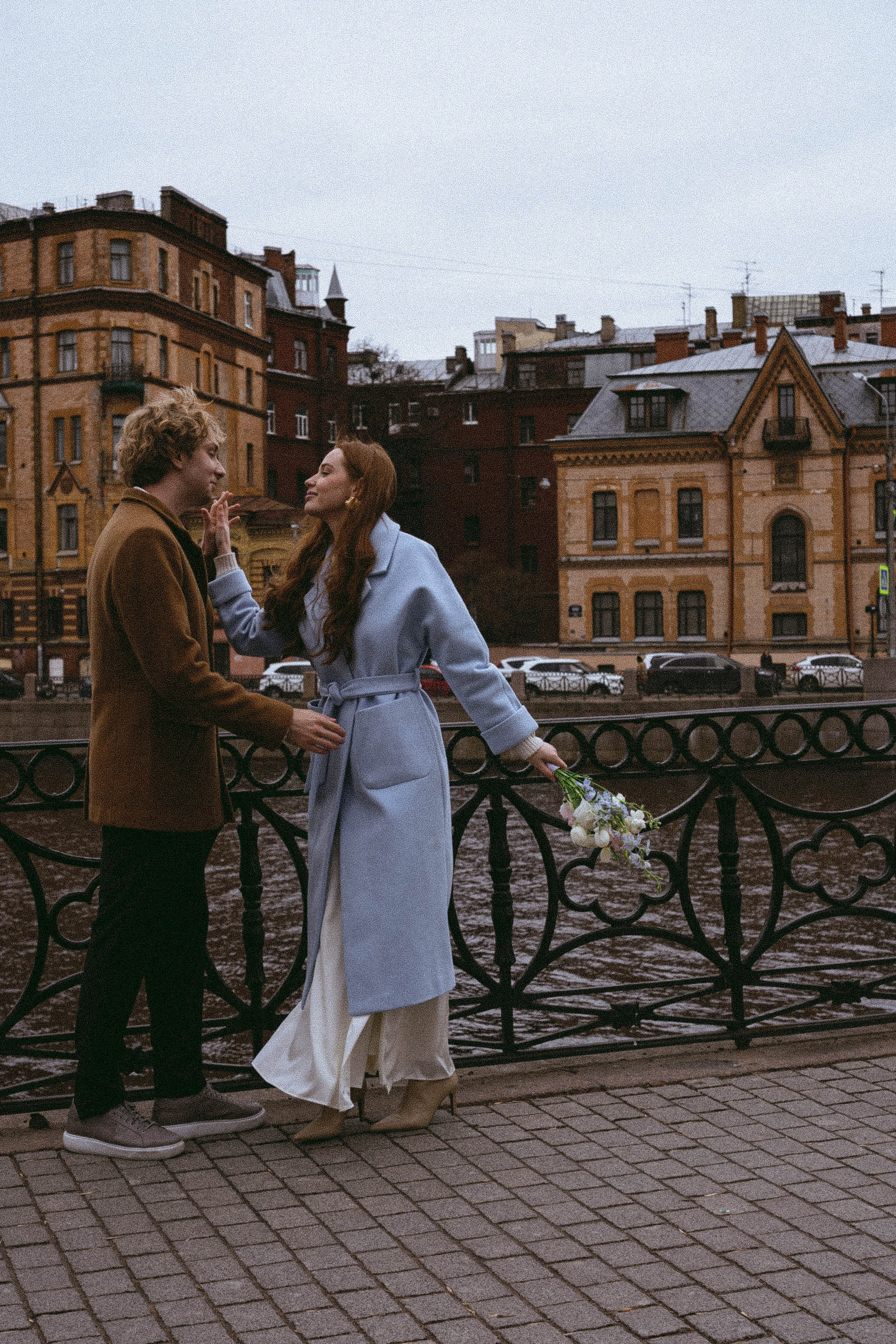 СВАДЕБНАЯ СЬЕМКА В ОТЕЛЕ. СБОРЫ ЖЕНИХА И НЕВЕСТЫ И ТАКЖЕ ТОР И ПОДГОТОВКА К ПРОГУЛКЕ И ПРОГУЛКА ПО ПЕТРОГРАДКЕ. Профессиональный фотограф, Санкт-Петербург — Виктория Богомолова