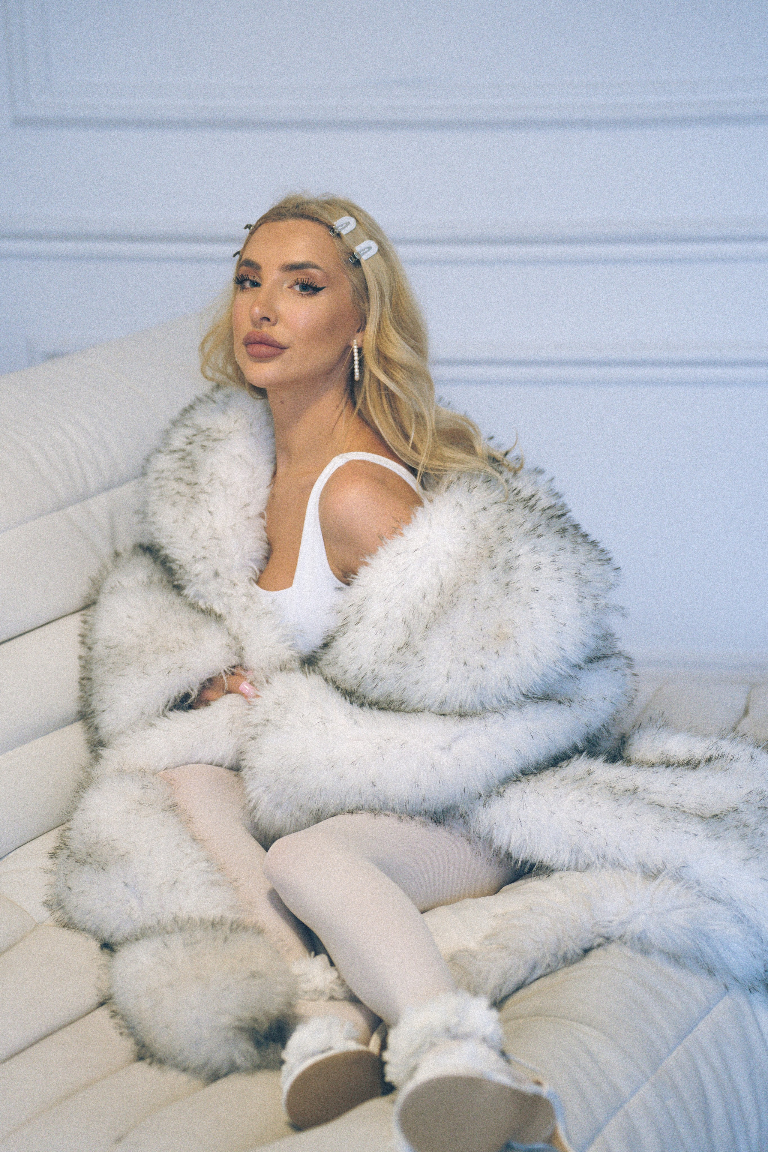 МИНИМАЛИЗМ В СТУДИИ НА ЧЕРНЫШЕВСКОЙ В СТУДИИ С БАЛКОНОМ. Профессиональный фотограф, Санкт-Петербург — Виктория Богомолова