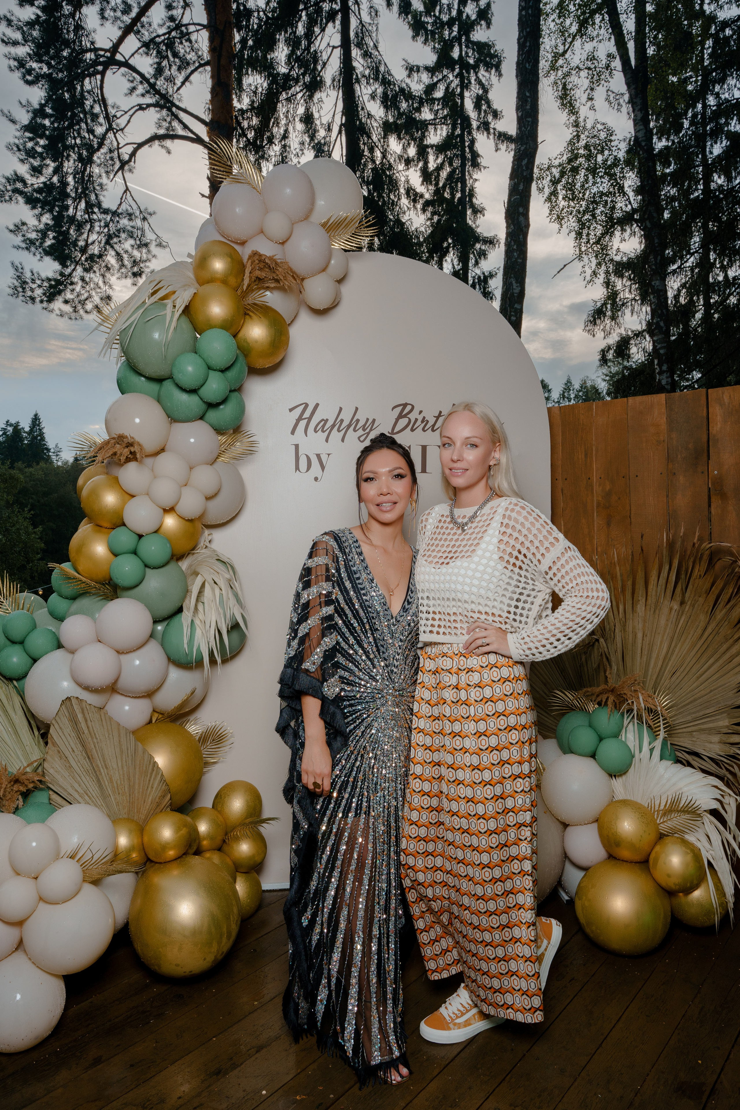 День рождения в шатре на водохранилище. Репортажный фотограф Москва Сергей Дружинин