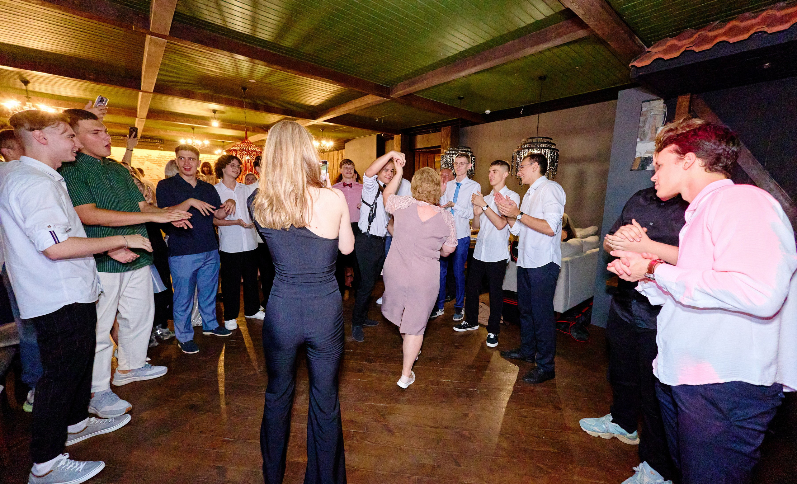 Выпускной 35 Сош. Фотограф Выпускные альбомы Таганрог Сергей Коробченко