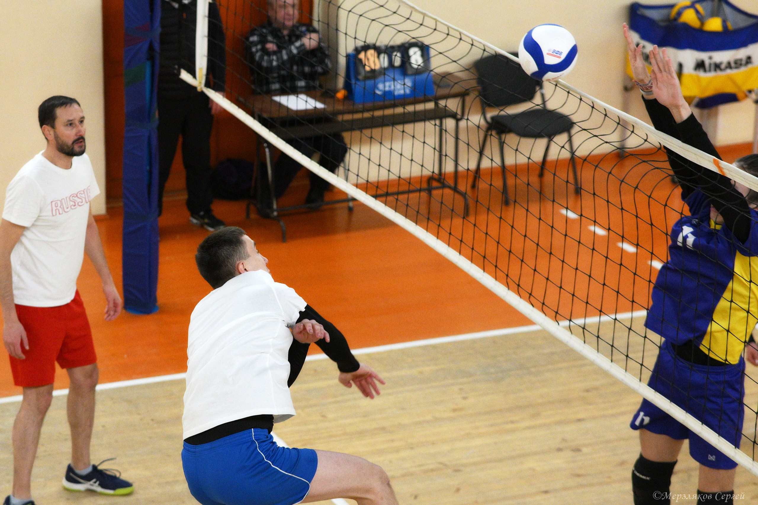 Новогодний турнир по волейболу. Ижевск. 15.12.2023. Спортивный репортажный фотограф в Ижевске Сергей Мерзляков