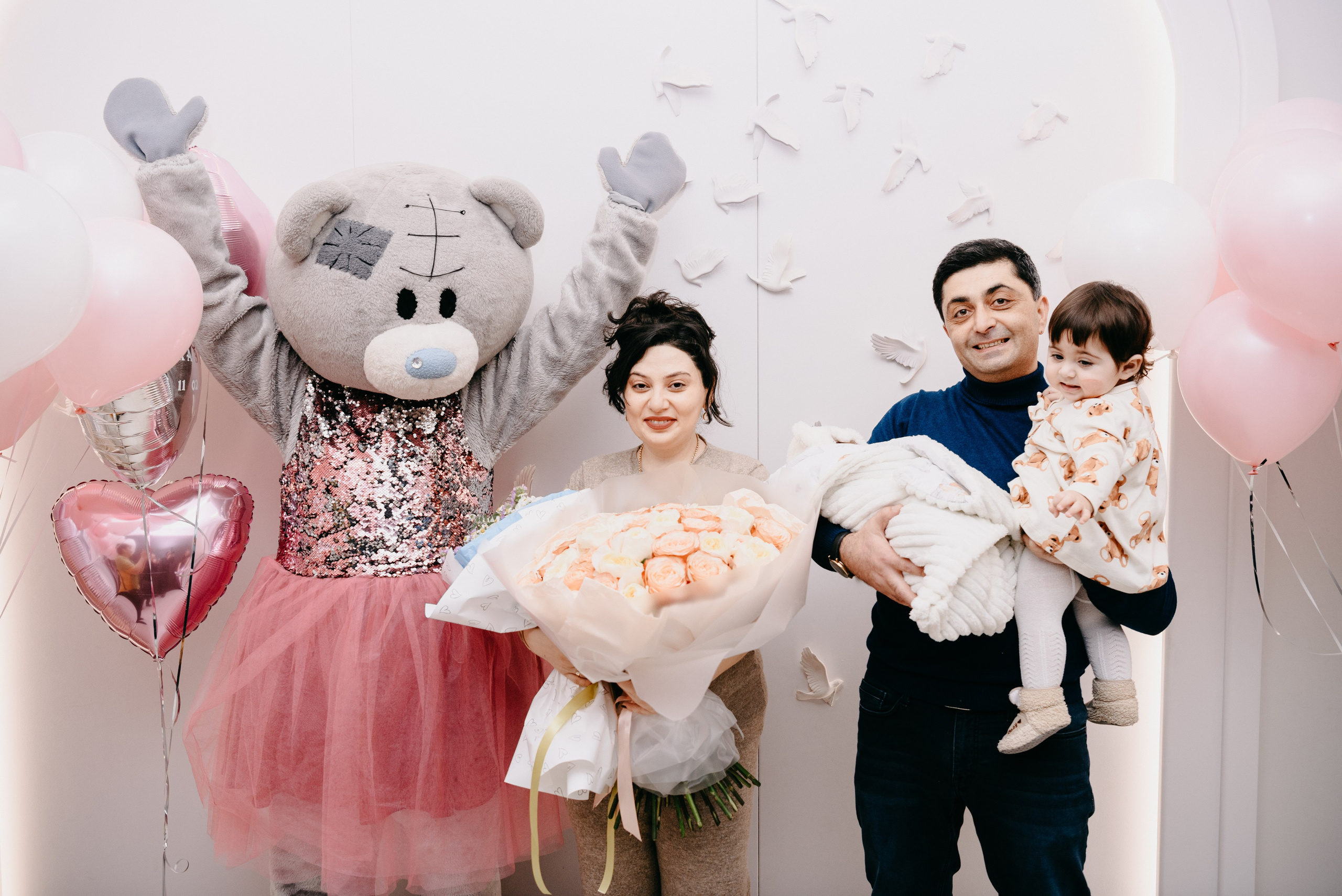 Выписка Микаэллы. 4 роддом. Фотограф на выписку из роддома в Москве и МО