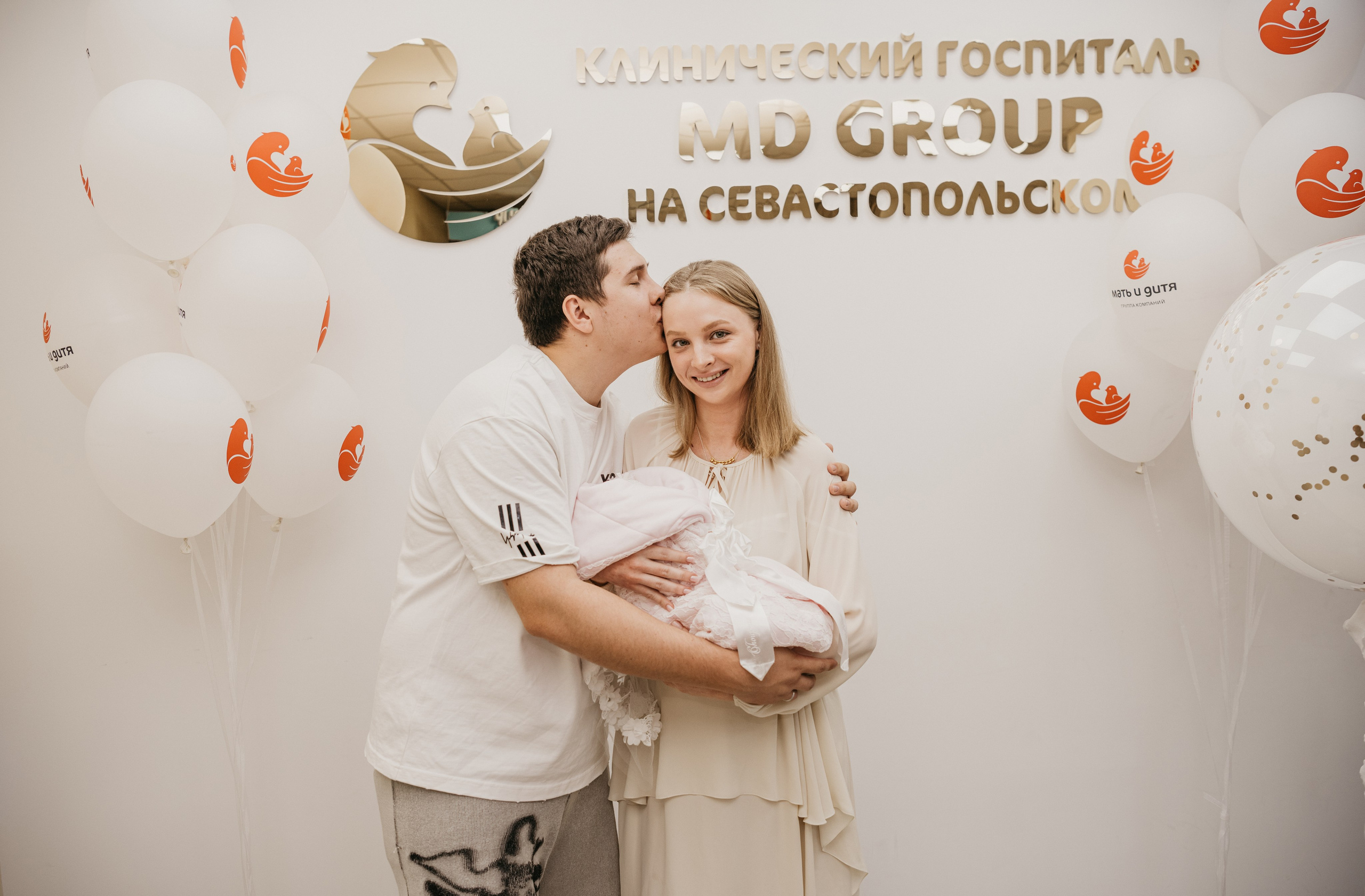 Выписка Виктории. Мать и дитя. Фотограф на выписку из роддома в Москве и МО