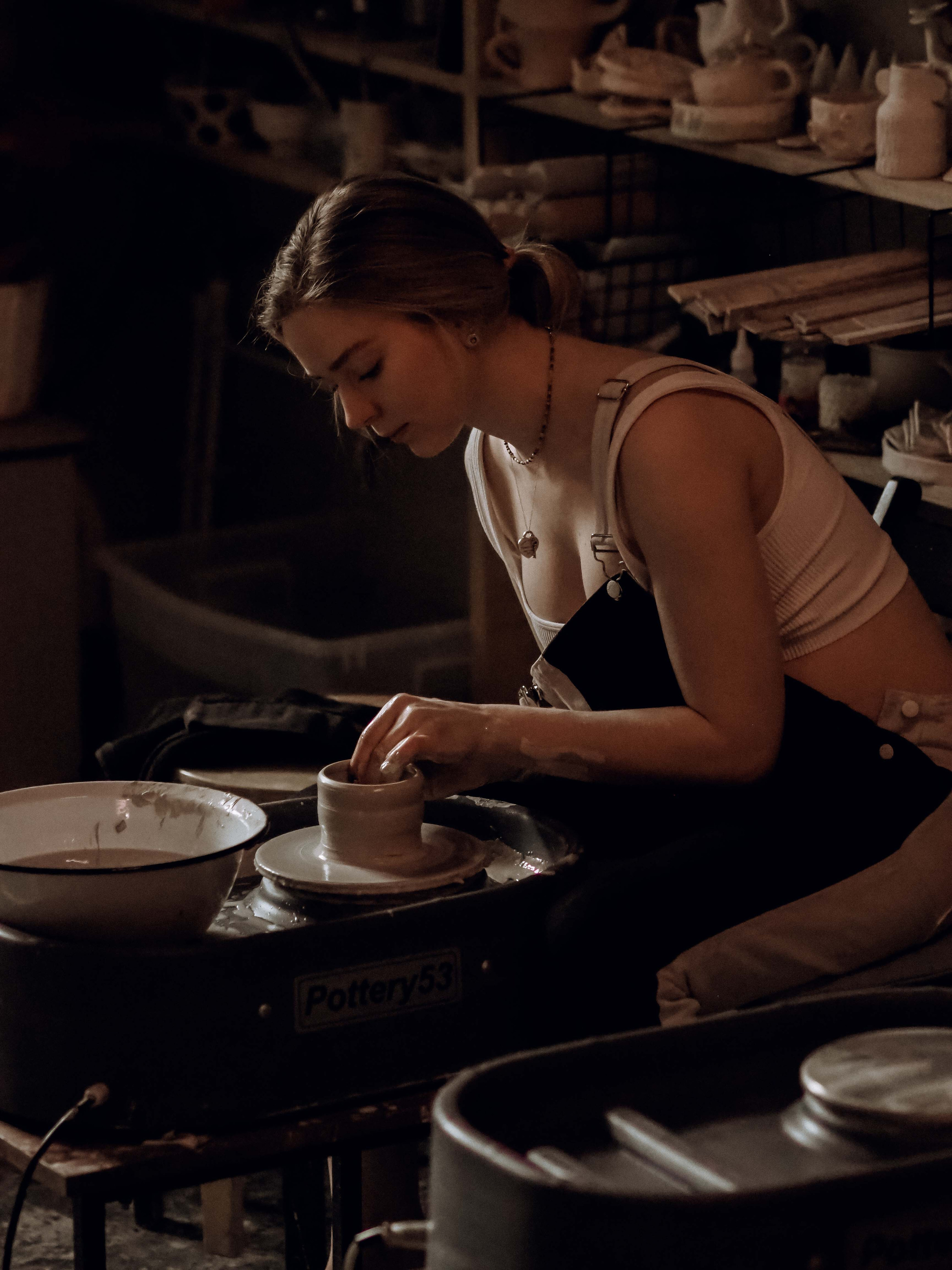 В студии керамики. Фотограф Рязань. Семейный Свадебный фотограф