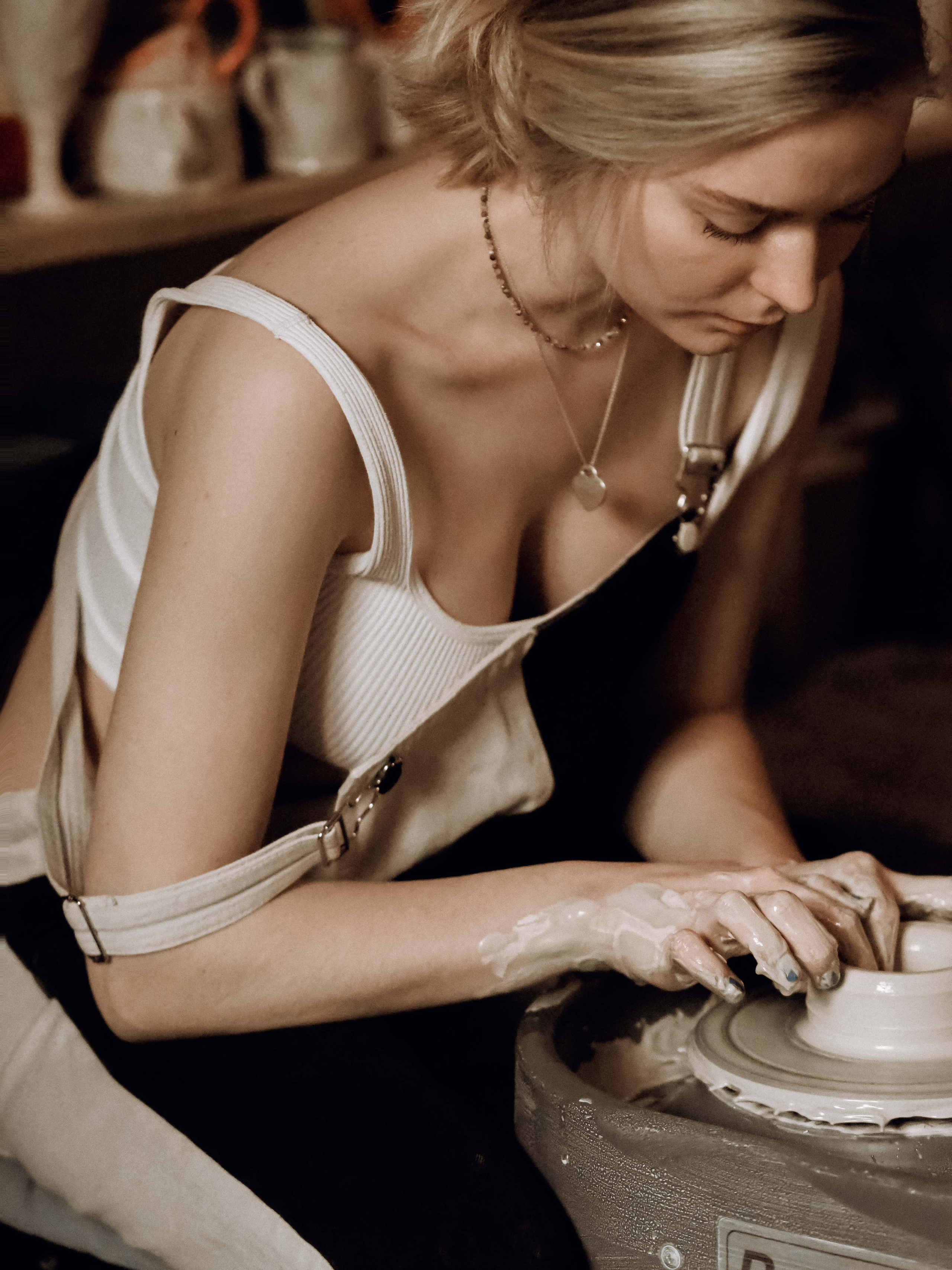 В студии керамики. Фотограф Рязань. Семейный Свадебный фотограф