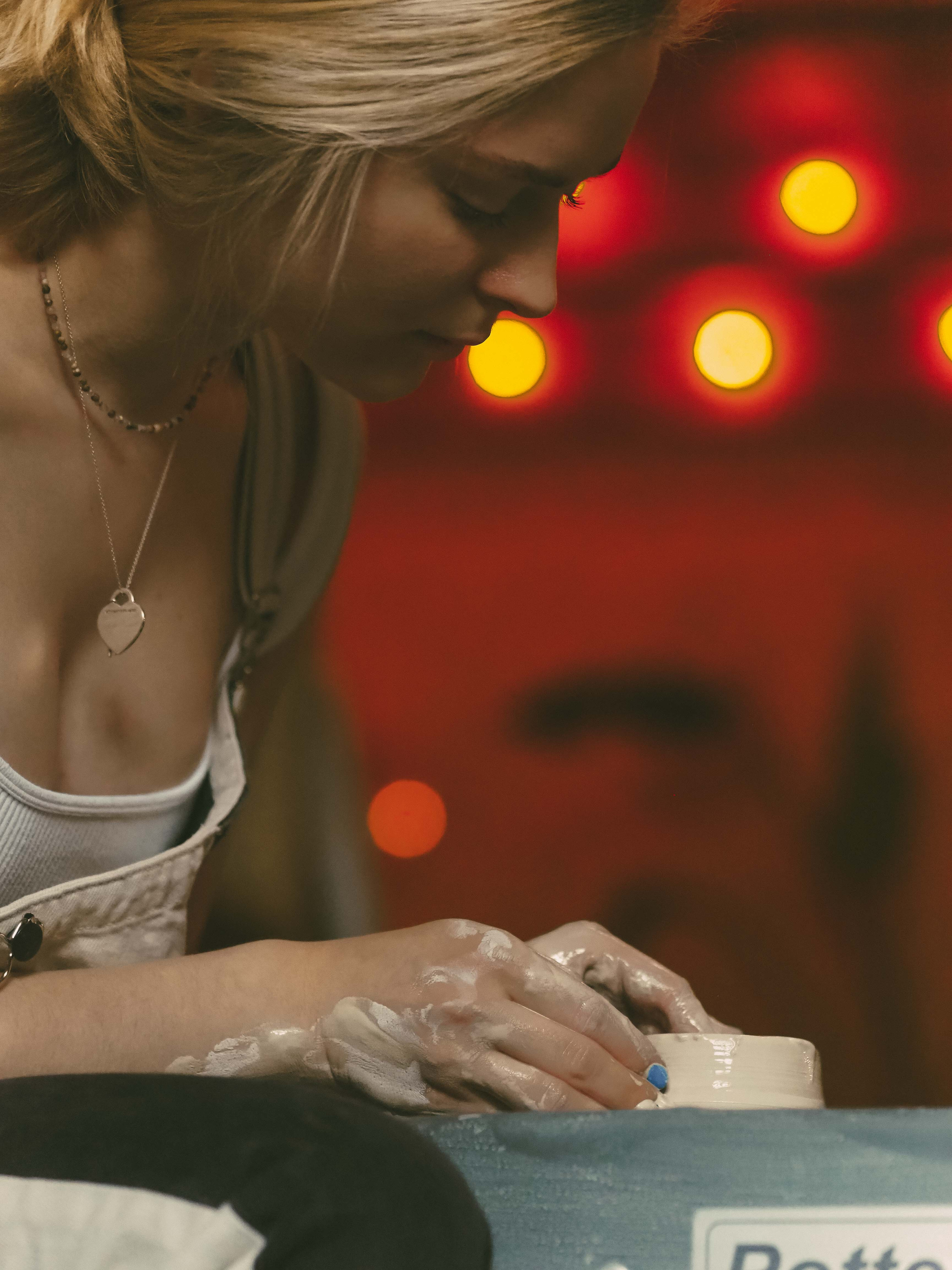 В студии керамики. Фотограф Рязань. Семейный Свадебный фотограф