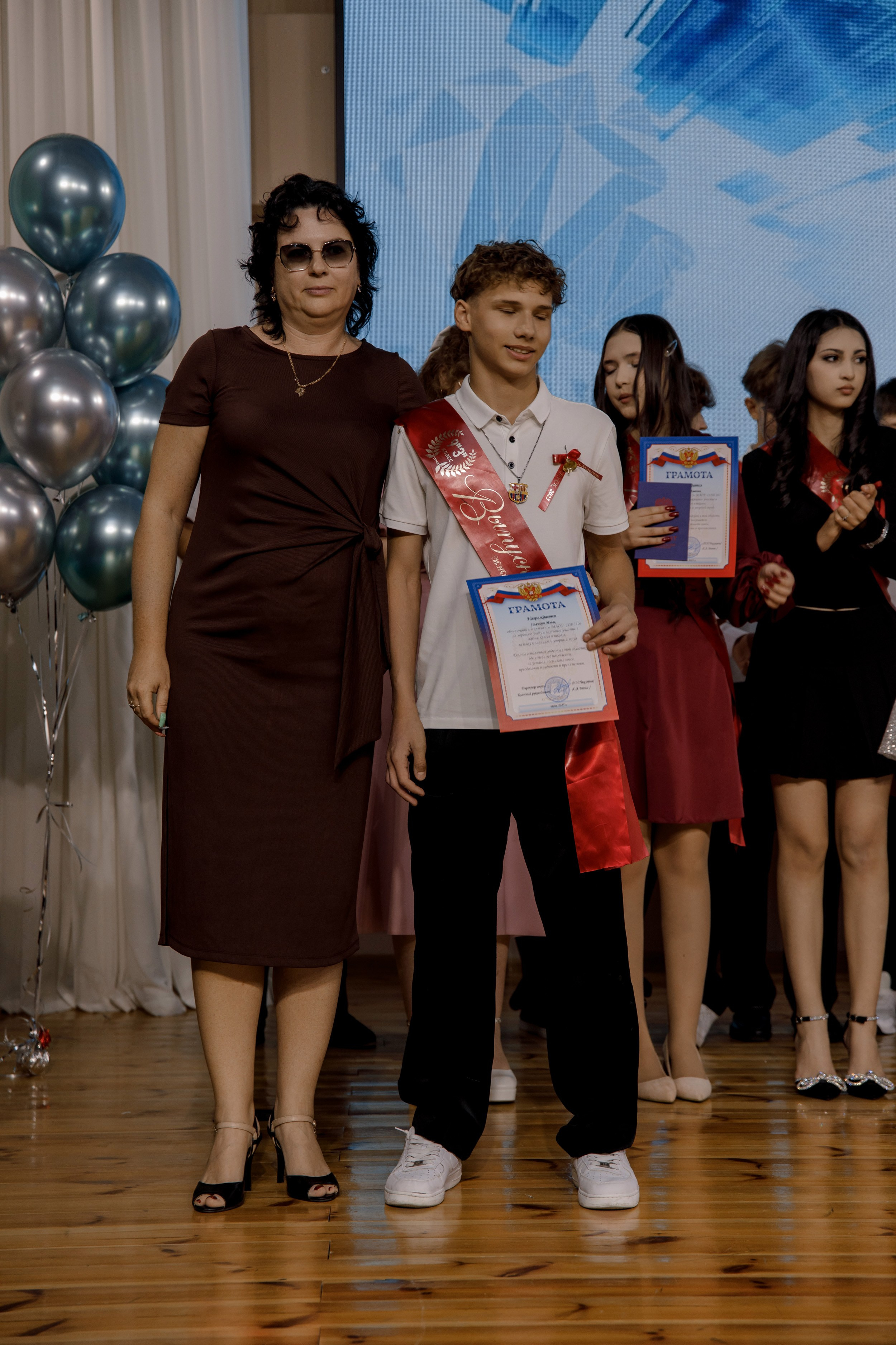 Выпускной школа 107 г Краснодар. Выпускные альбомы в Краснодарском крае