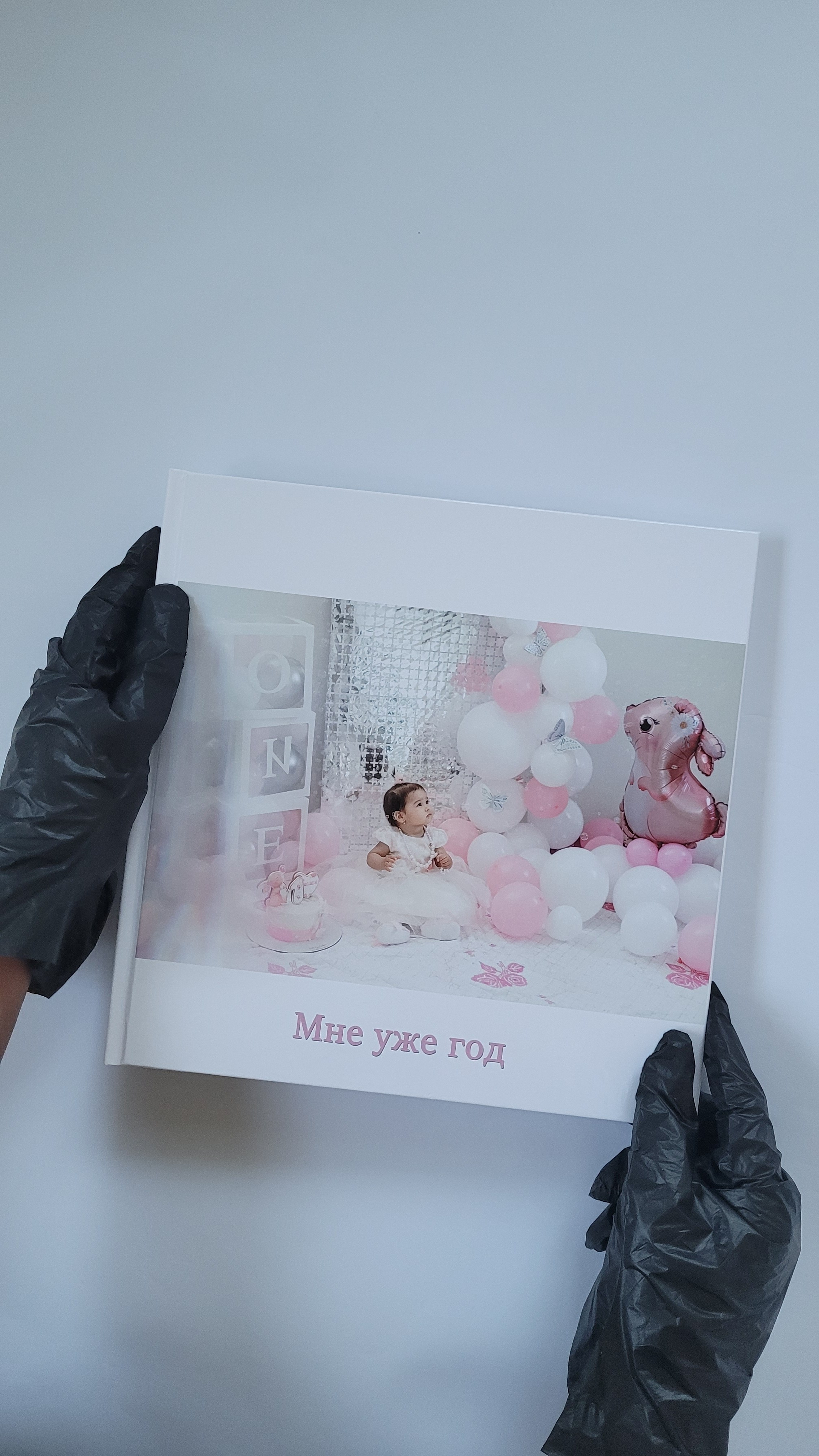 Книга на годик. Мягкие листы. Формат большой 25*25см. Фотограф Котова Валентина