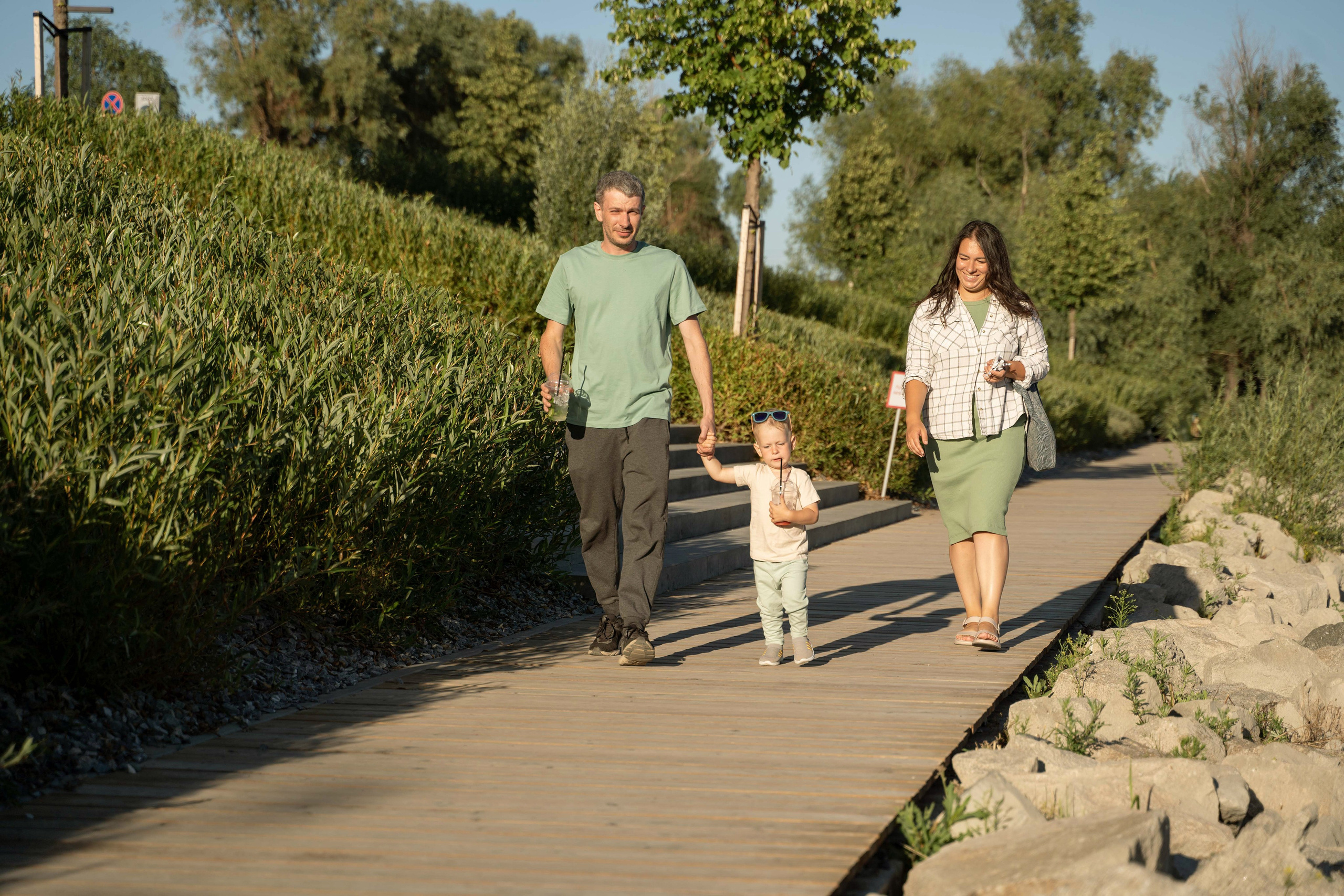Семейная прогулка. Главная