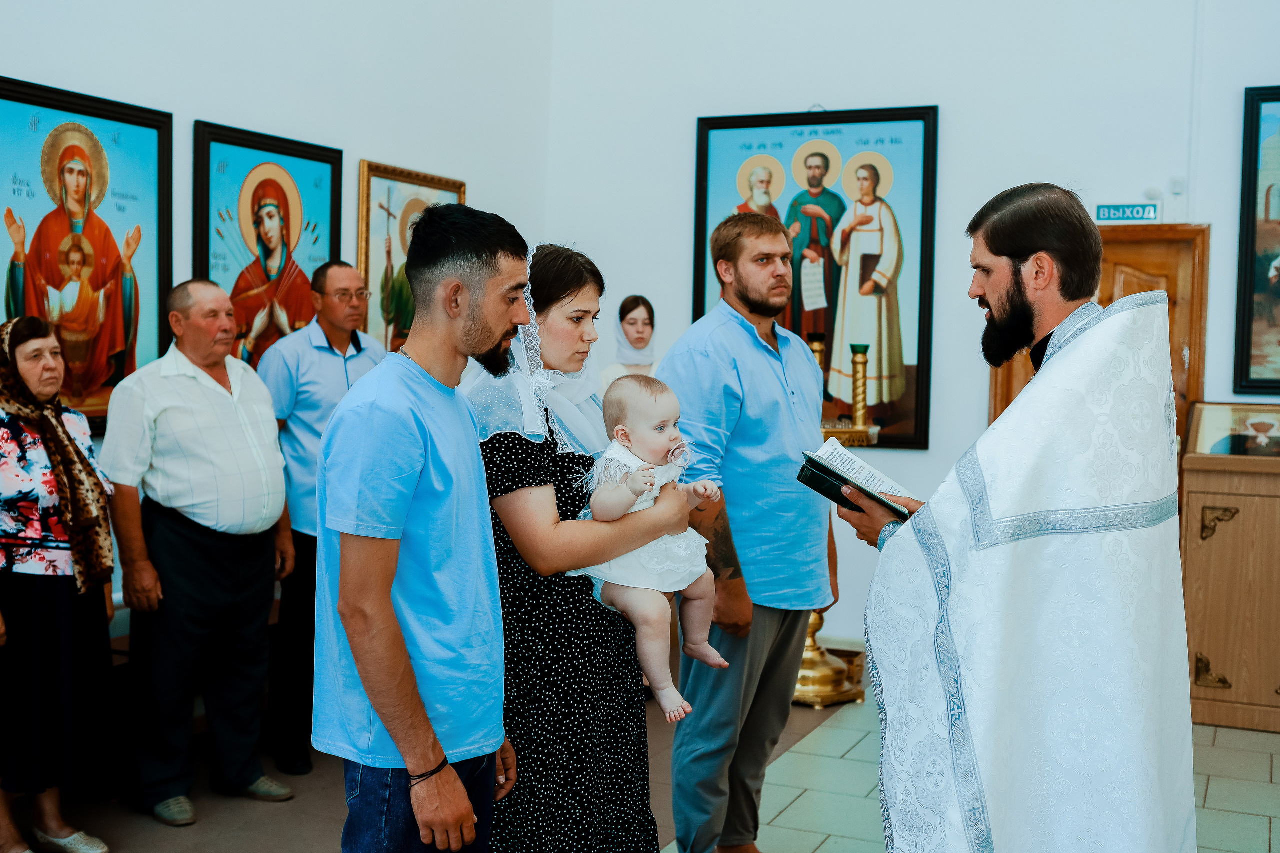 Таинство Крещения Отца и Дочери. Свадебный фотограф Евгения Фролова г. Каменск-Шахтинский, Донецк, Ростов