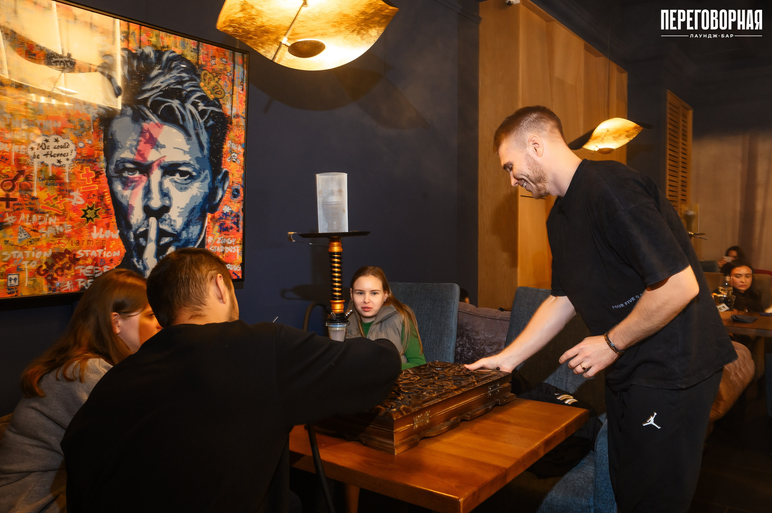 Лаундж-бар Переговорная: 1 год. Свадебный и просто хороший фотограф в Челябинске