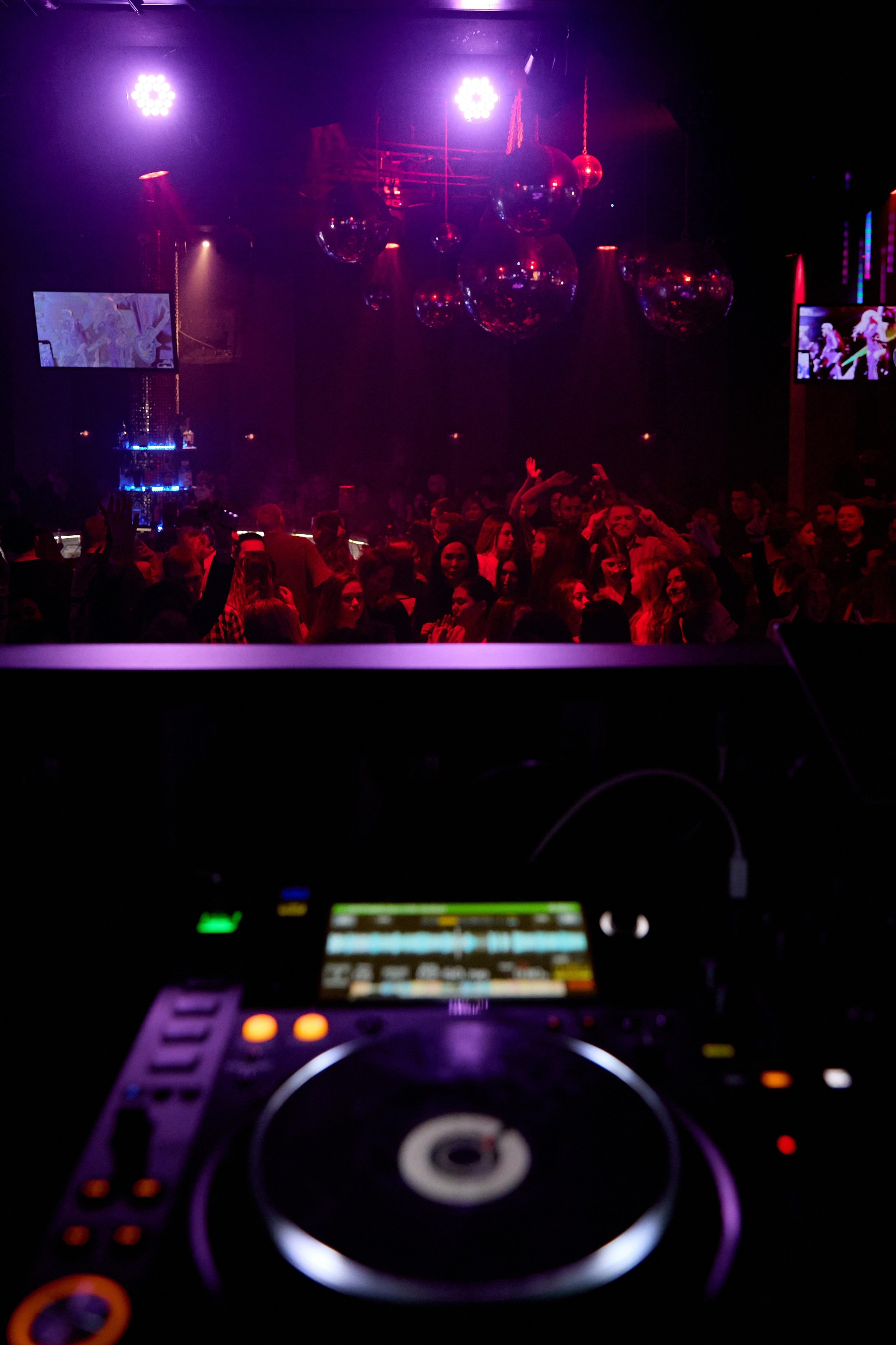 Концерт Зомба в Норильске в ночном клубе «Рублев». Свадебный и семейный фотограф в Ульяновске, Норильске, Казани — Орешина Елена