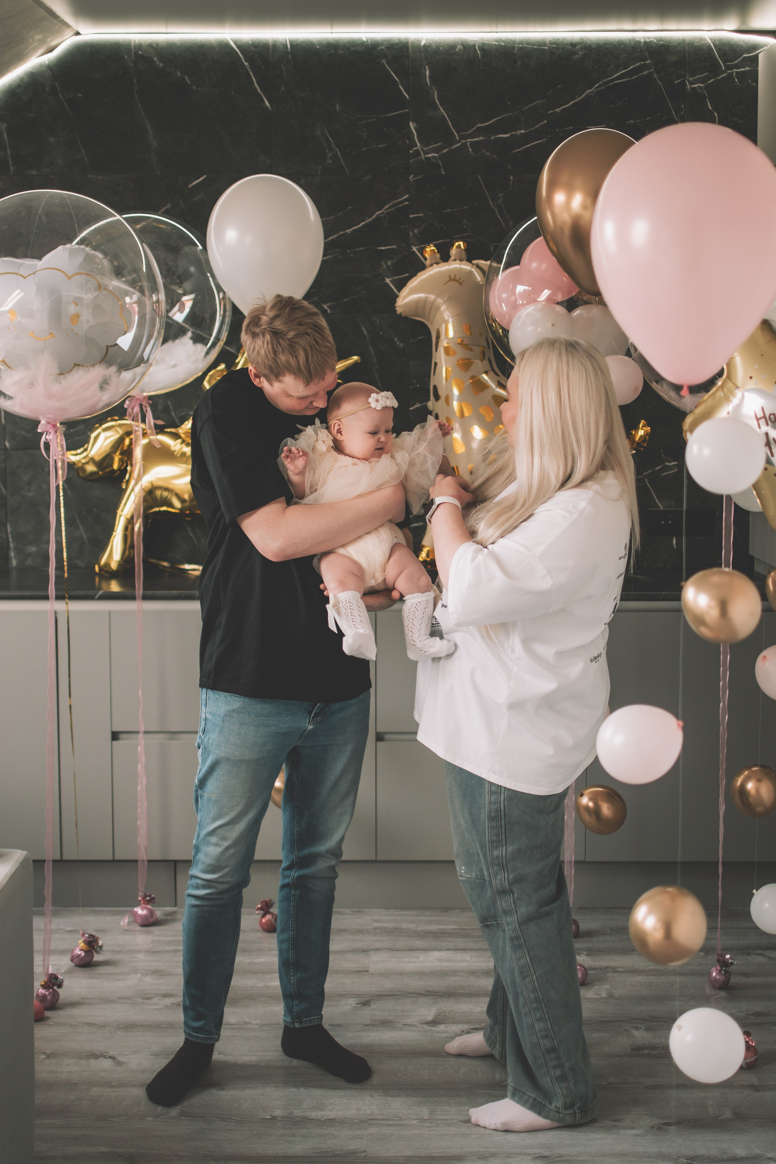 Съемка в честь полгодика. Семейный и свадебный фотограф Губкинский и Ставрополь