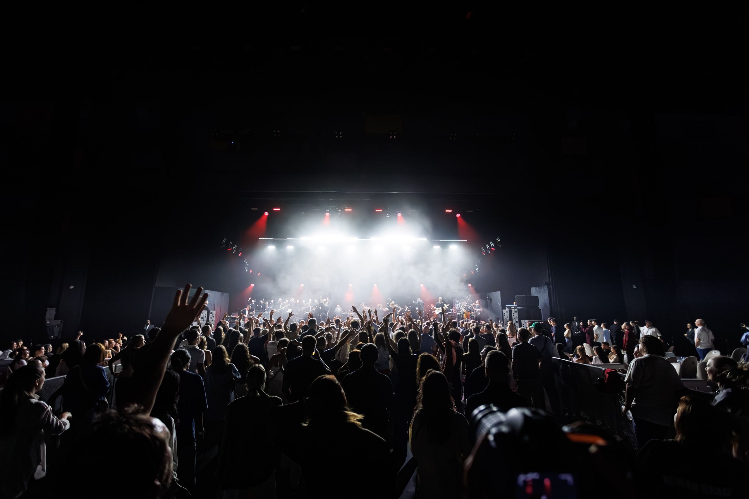 Concert Photography in Dubai — Anton Belyaev Live Performance. Evgen Yatsenko — Photographer in Dubai