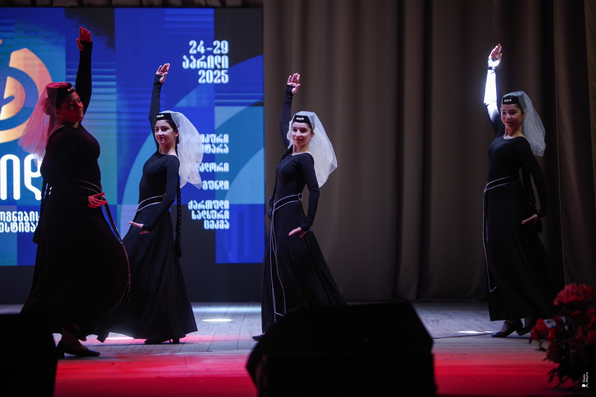 Танцы в Хоби. Портретный фотограф Денис Милютин