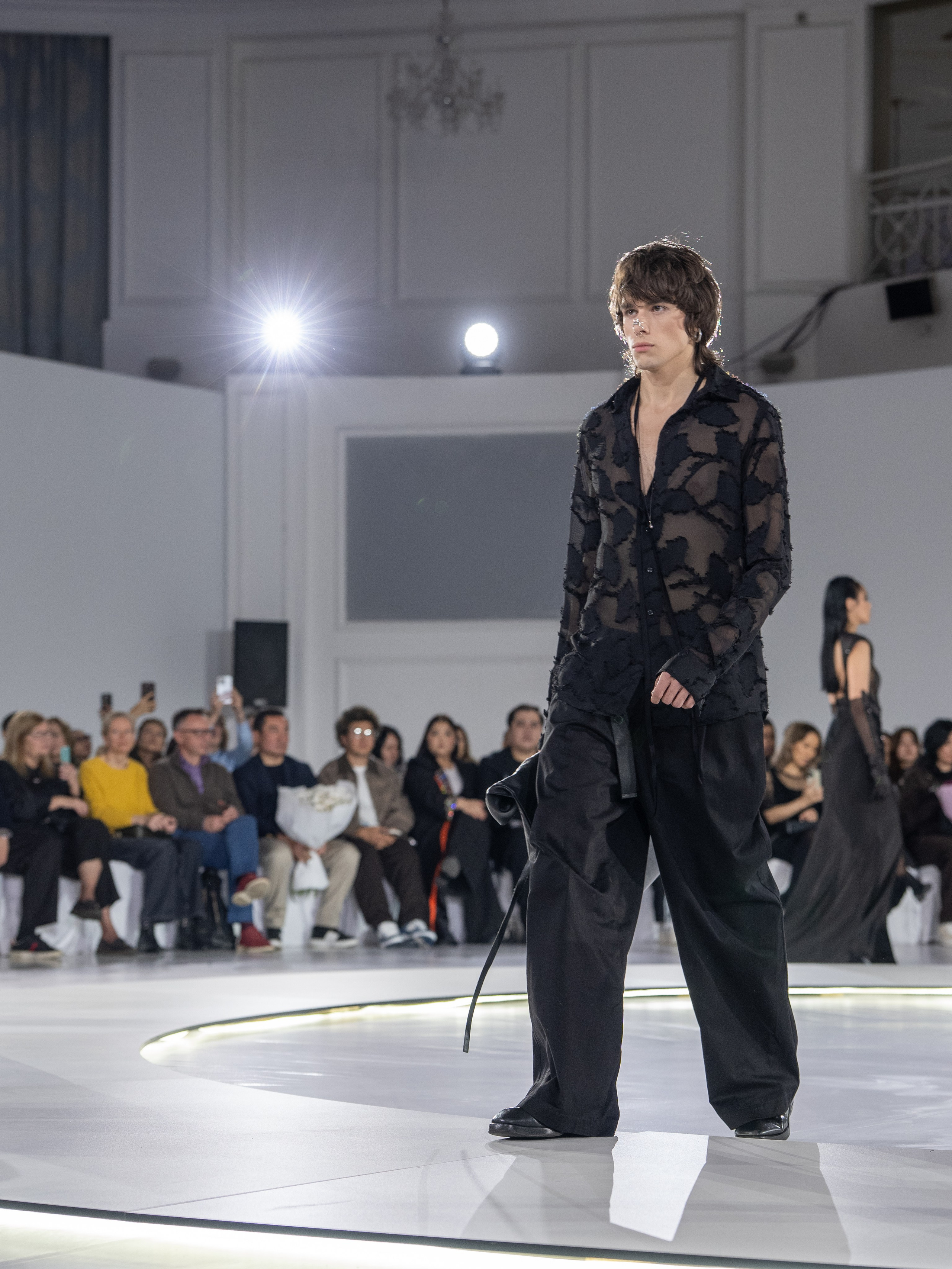 Дизайн DVALI. Сайт Алматинского НЮ АРТ, будуар и фэшн фотографа Дениса Карпенко