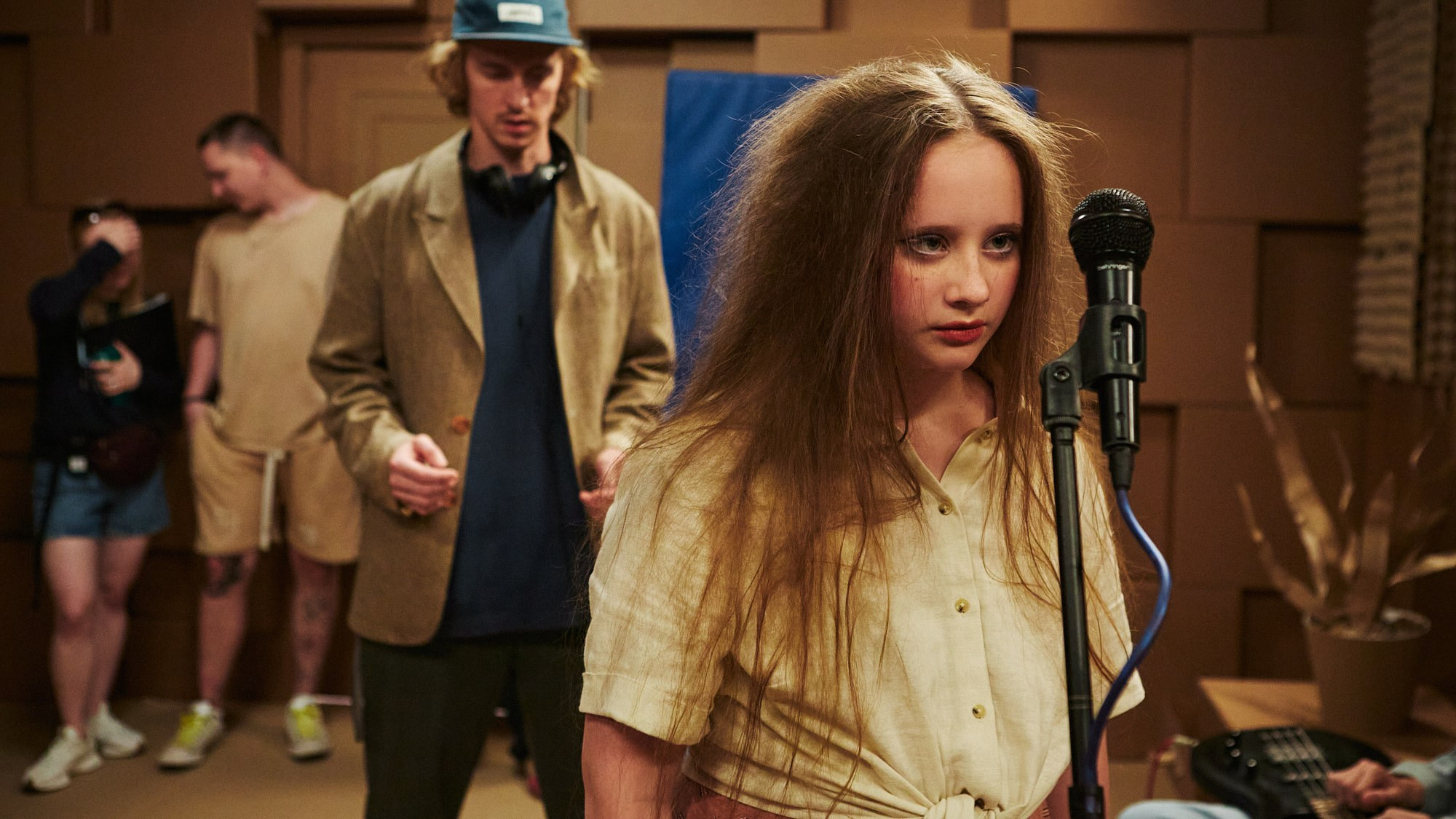 Бэкстейдж сериала «Школота» — репортажная фотосъёмка съёмочного процесса. Репортажный фотограф в Москве — Дмитрий Тарасов | Съёмка мероприятий, концертов, корпоративов