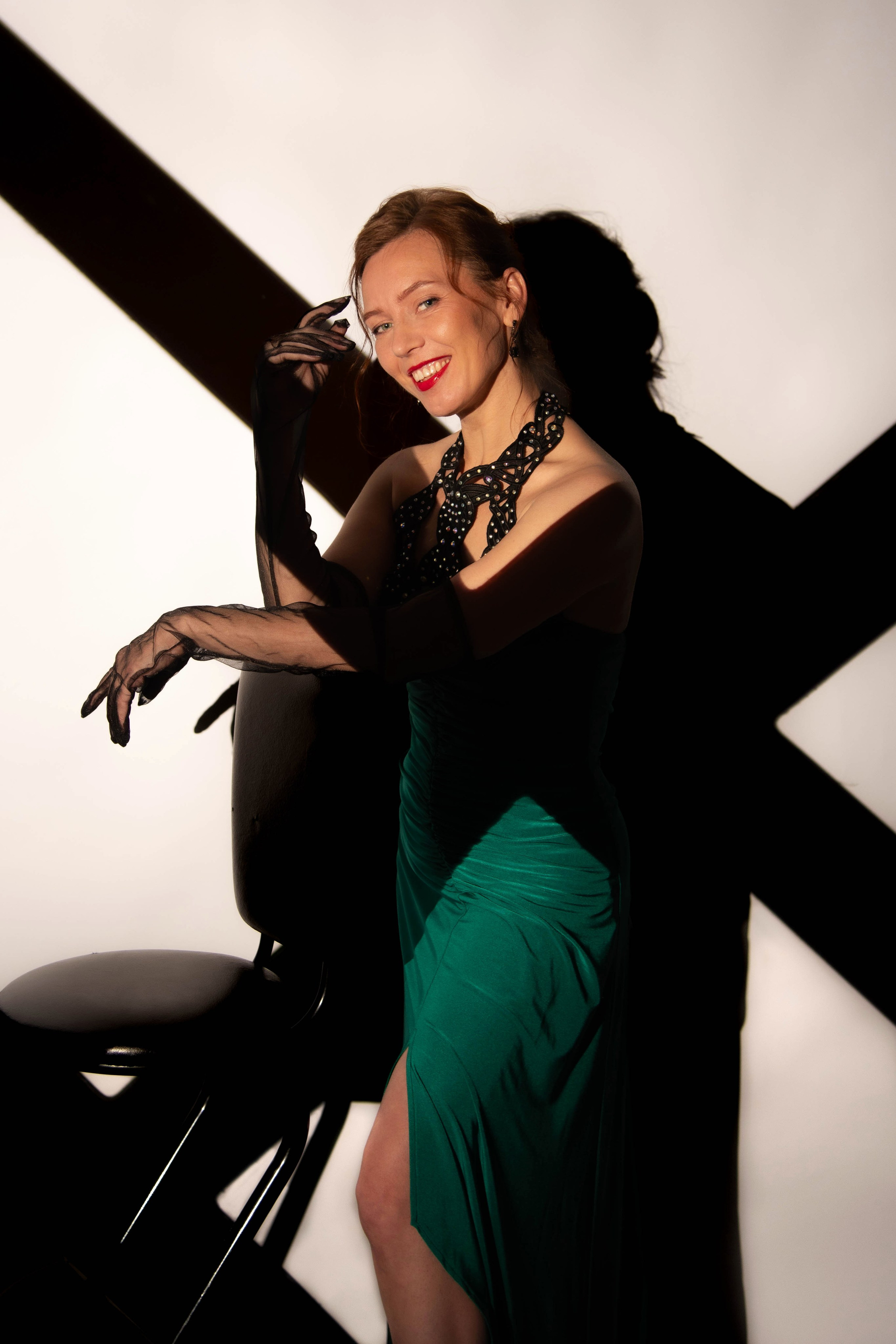 Стиль Нуар. Маски Гобо. Фотосессия в&nbsp;Кемерово. Фотограф Кемерово. Портретная фотосессия.