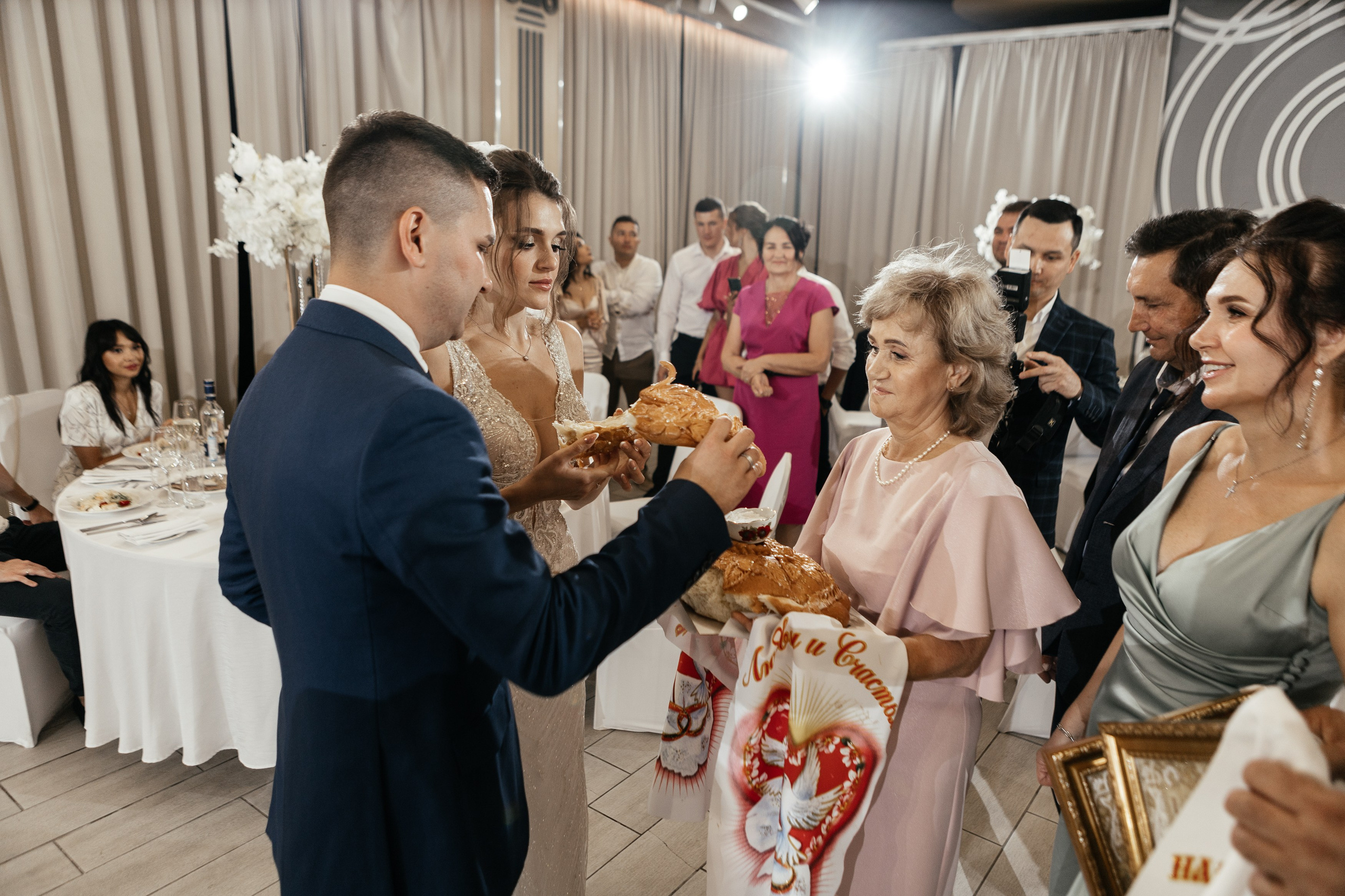 Свадебный фотограф Уфа — Руслан ГабдлисламовЖивые эмоции, красивые кадры, воспоминания на всю жизнь.Работаю по всей Республике Башкортоста. Свадебный фотограф Уфа Руслан Габдлисламов