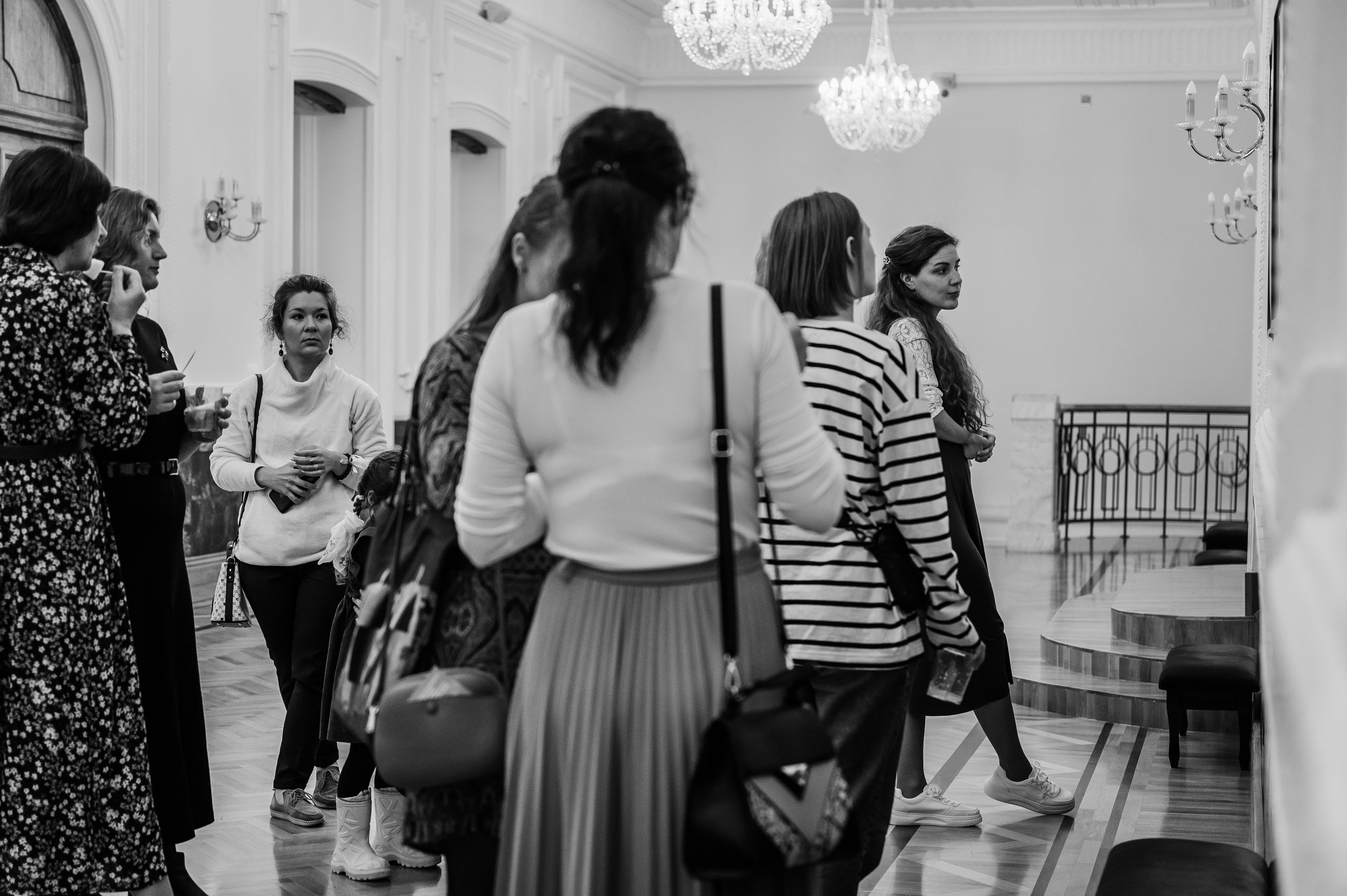 Открытие выставки Кати Васильевой в Молодежном театре. Wedding and family photographer USA