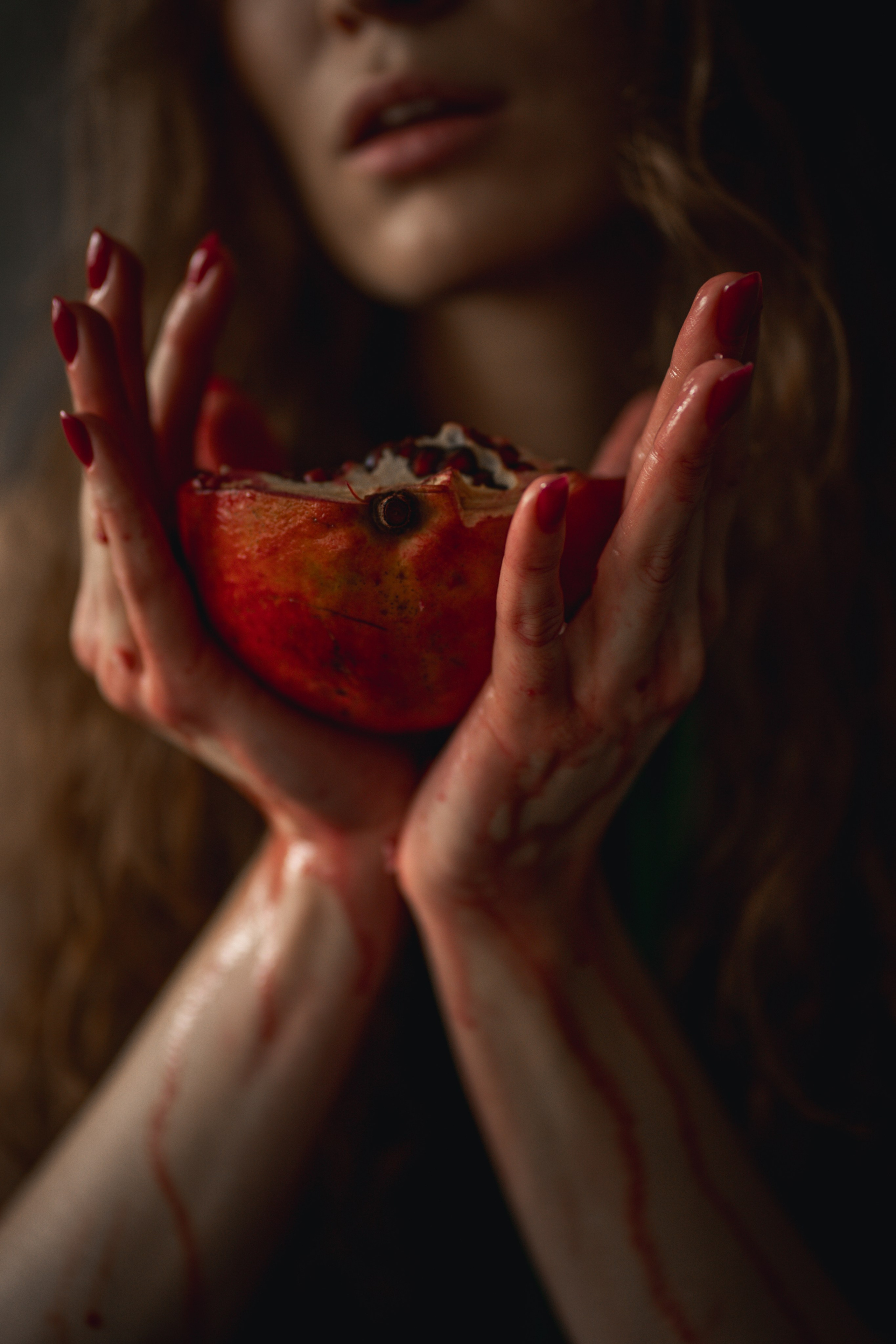 Девушка с гранатом. Фотограф Мария N Екатеринбург