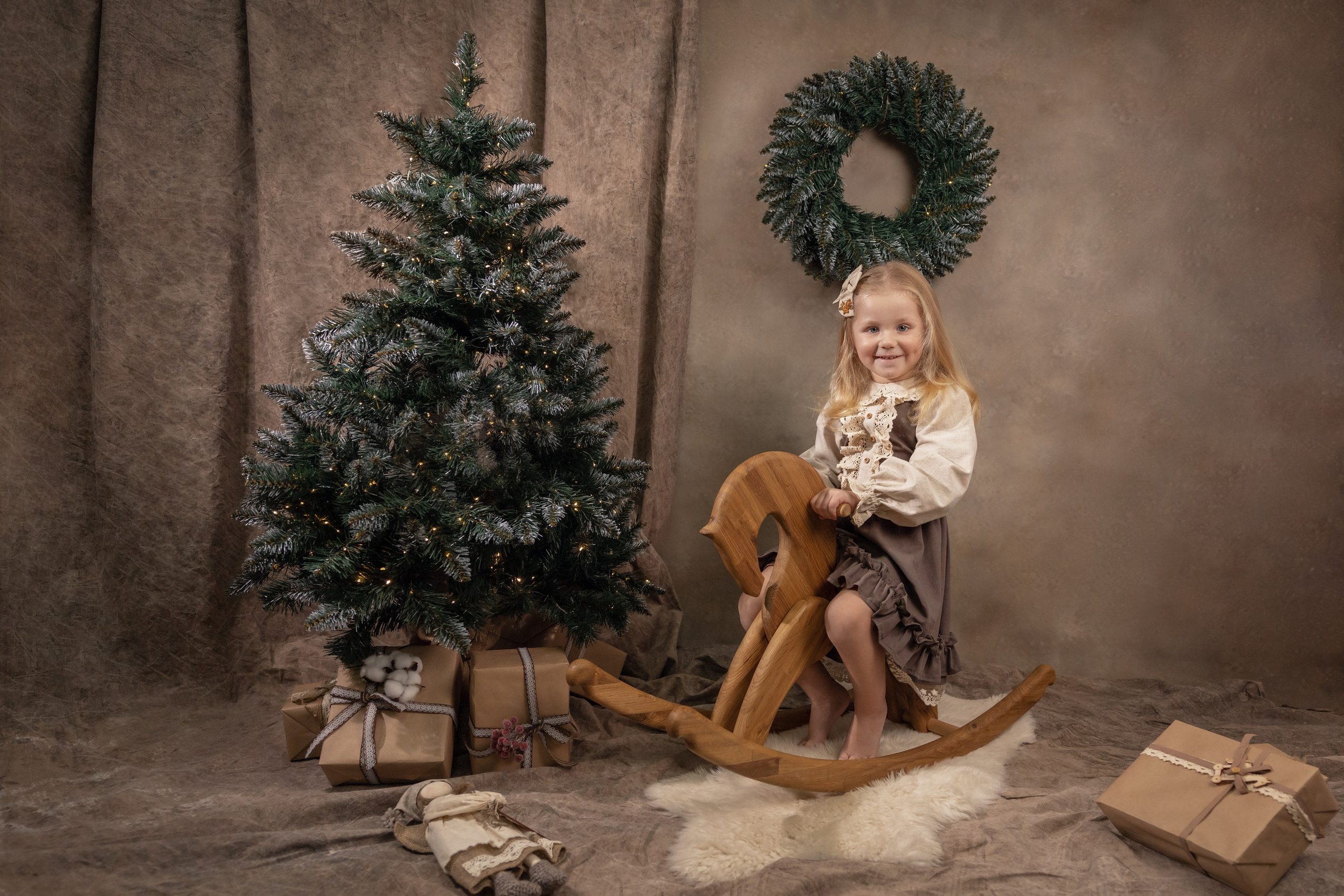Новогодняя история маленькой Олечки. Семейный и детский фотограф Леонова Анна