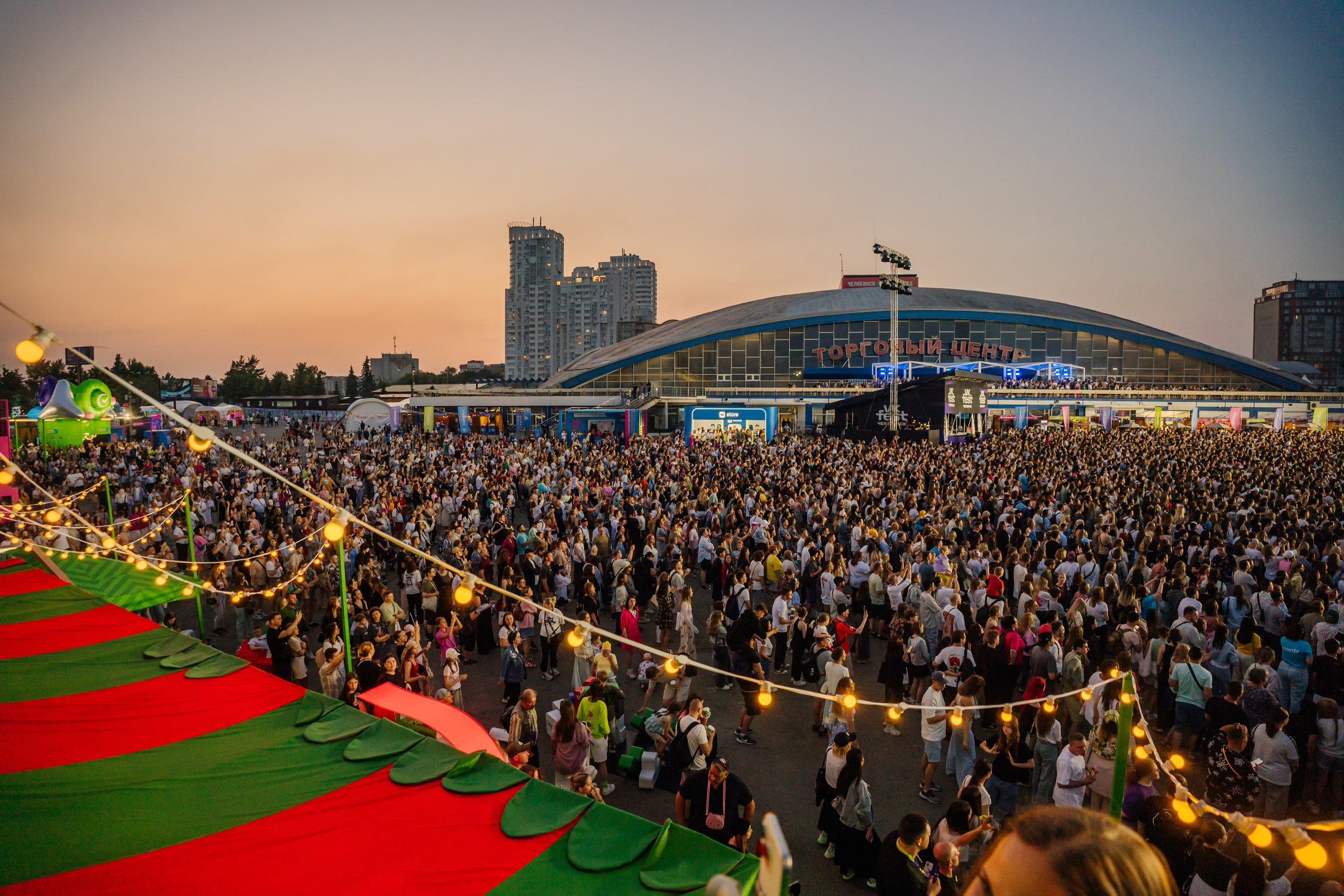 Пятерочка на VK фесте. Видеограф и Фотограф в Челябинске Ксения и Владимир Рюмины