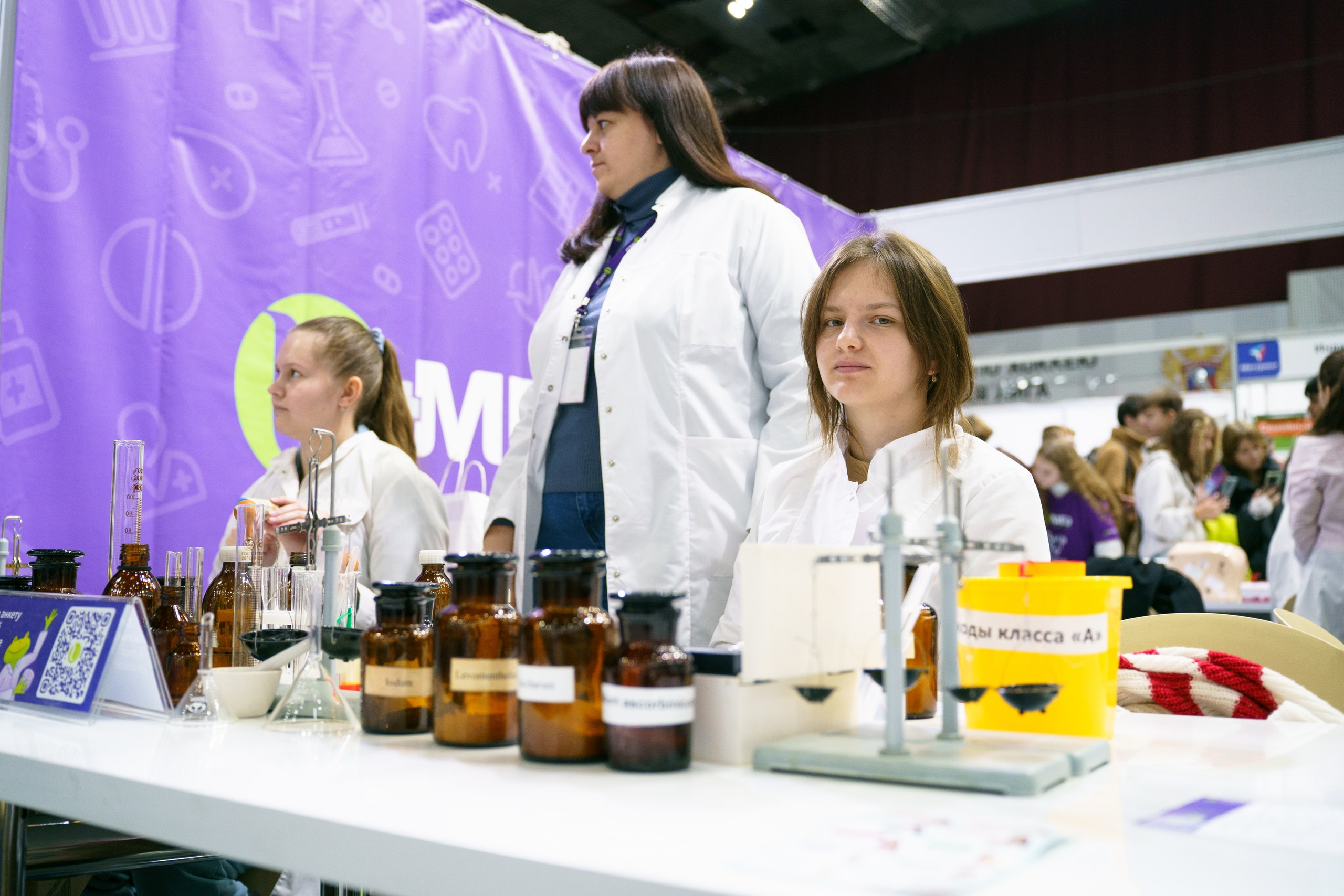 Выставка Абитуриент. Видеограф и Фотограф в Челябинске Ксения и Владимир Рюмины