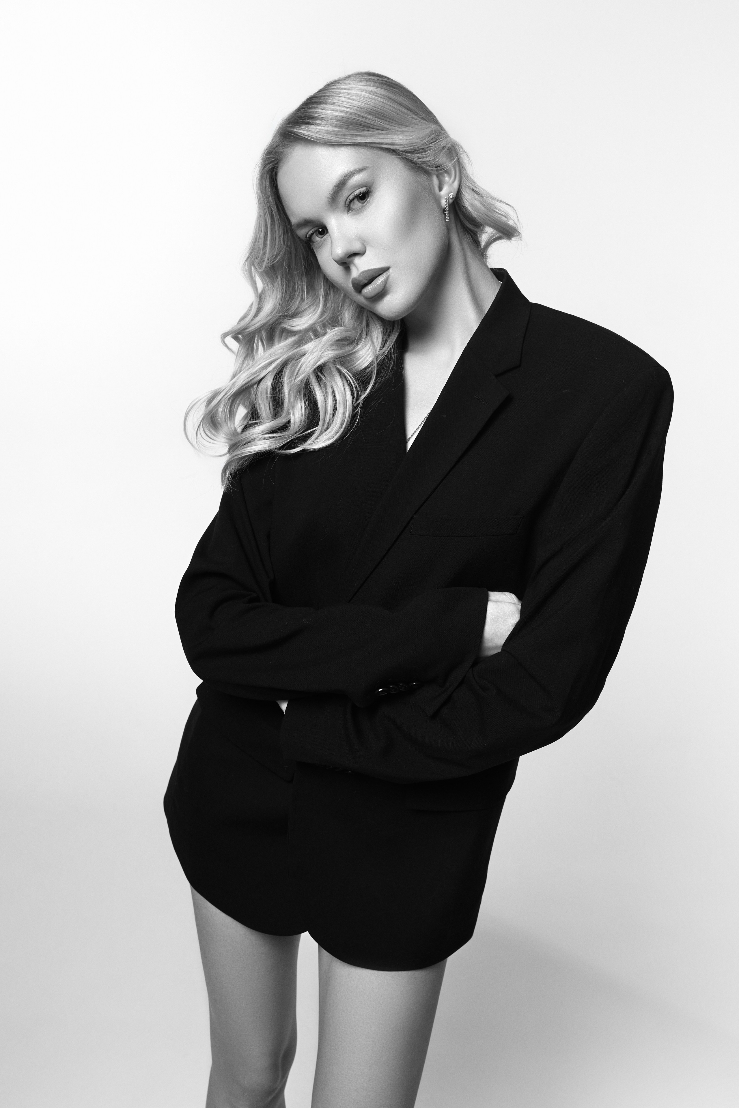 Циклорама POLINA. Приветствую, я Стефания. Снимаю в Петербурге. Провожу клиентские съёмки в стиле fashion